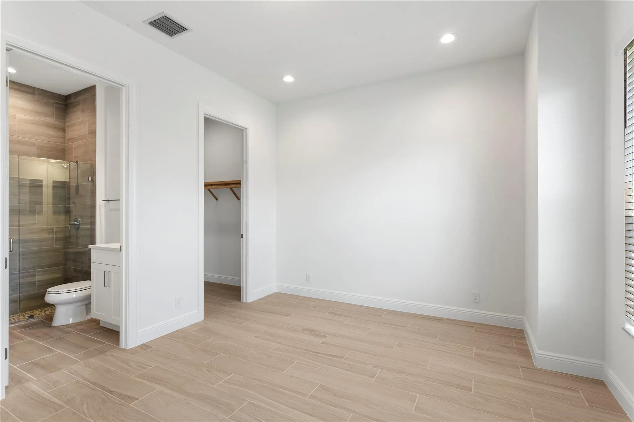 9224 Crestview Cir