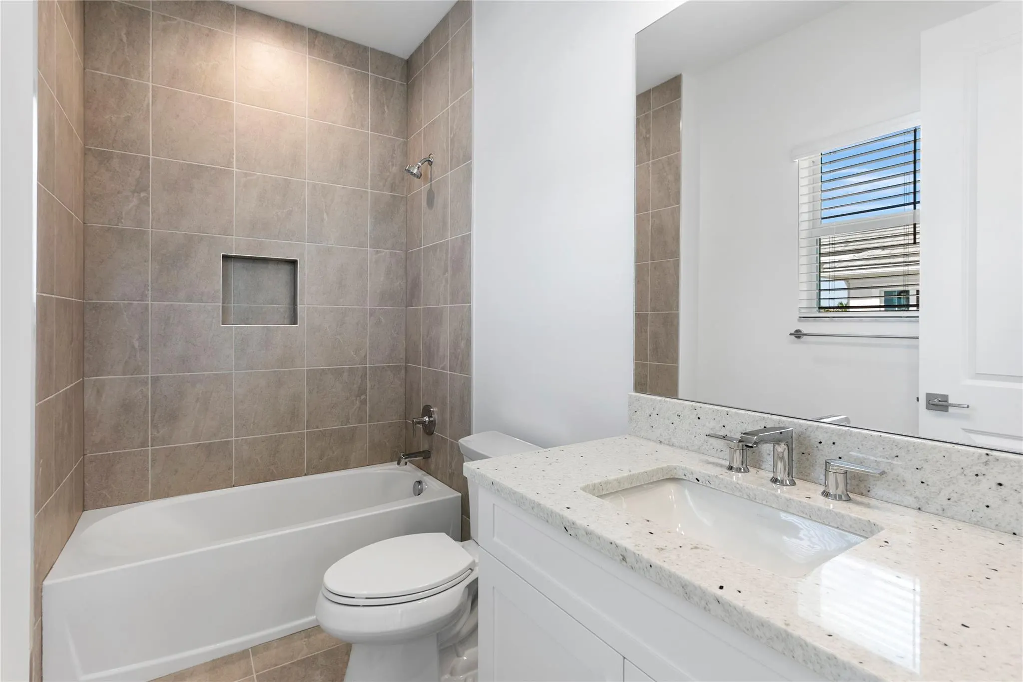 9224 Crestview Cir