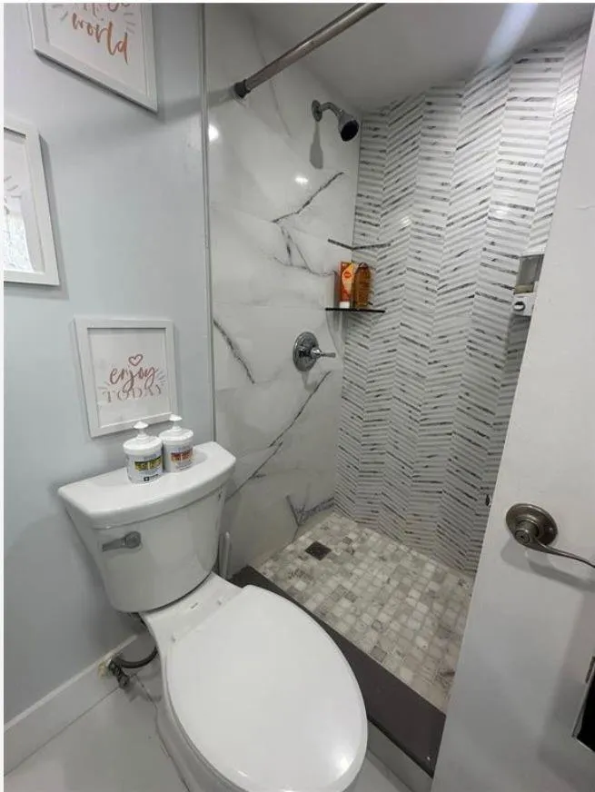 2350 NE 135th St, #203