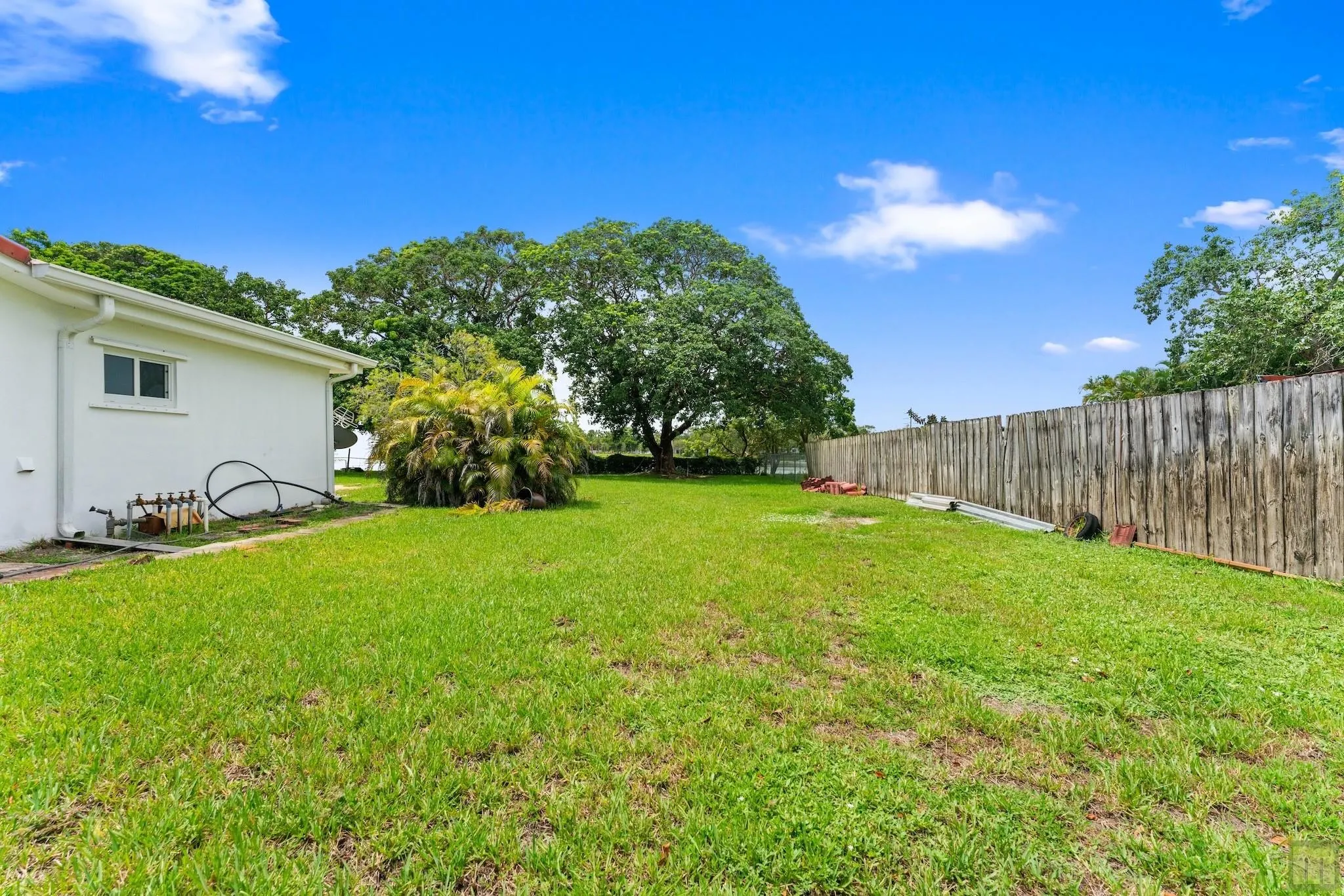 801 NW 45th Ave
