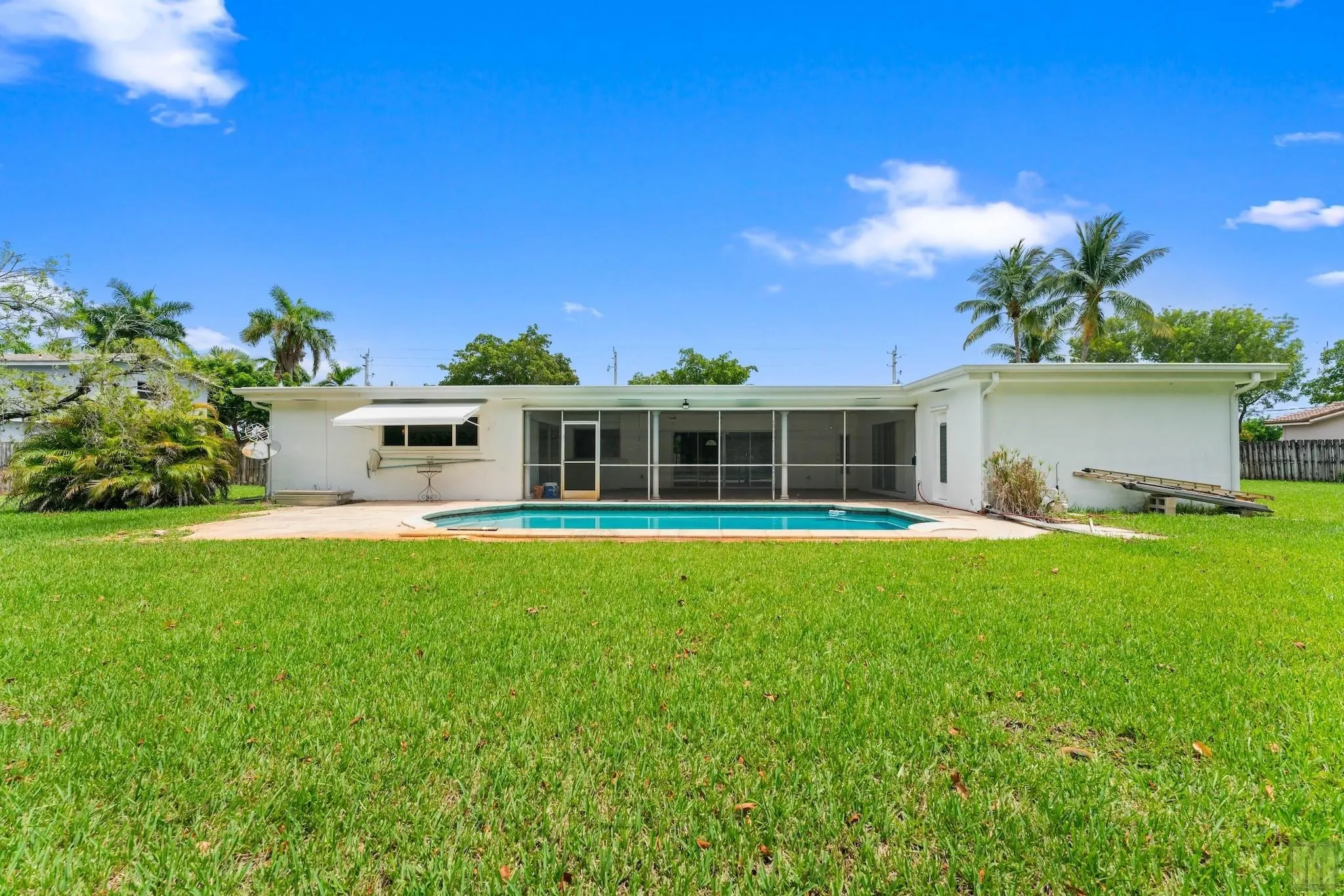 801 NW 45th Ave