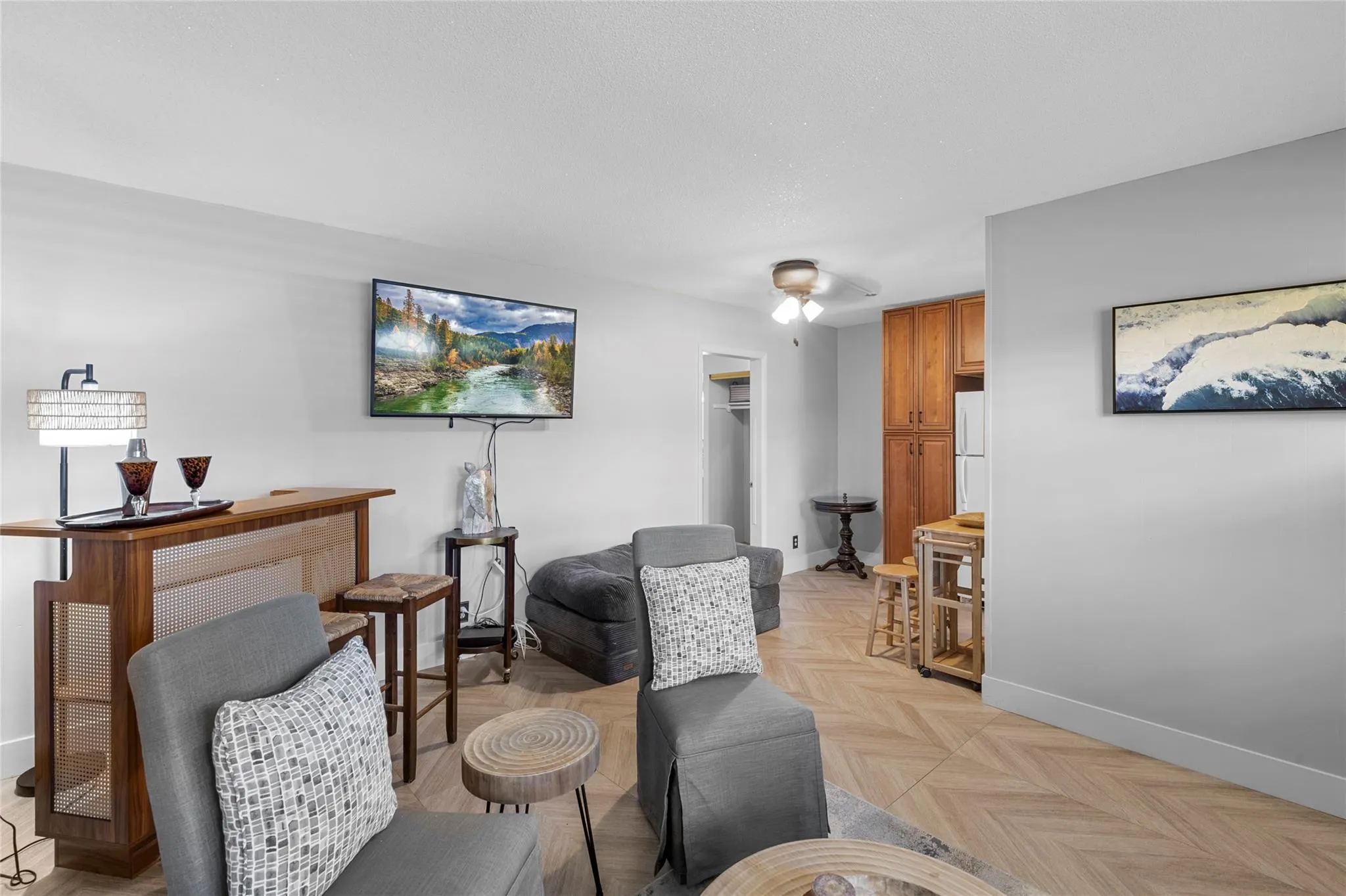 30 SE 13th St, #A6