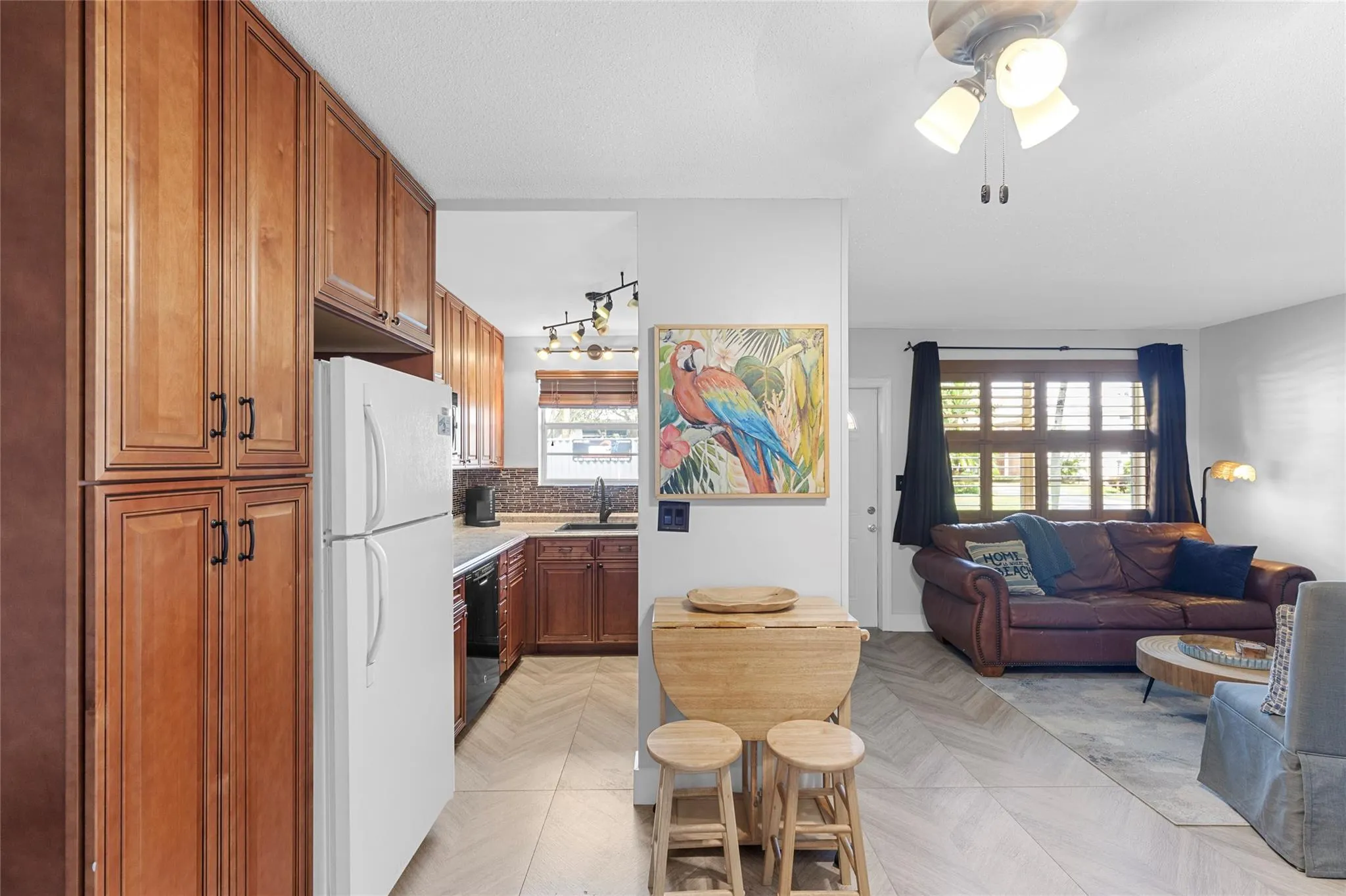 30 SE 13th St, #A6