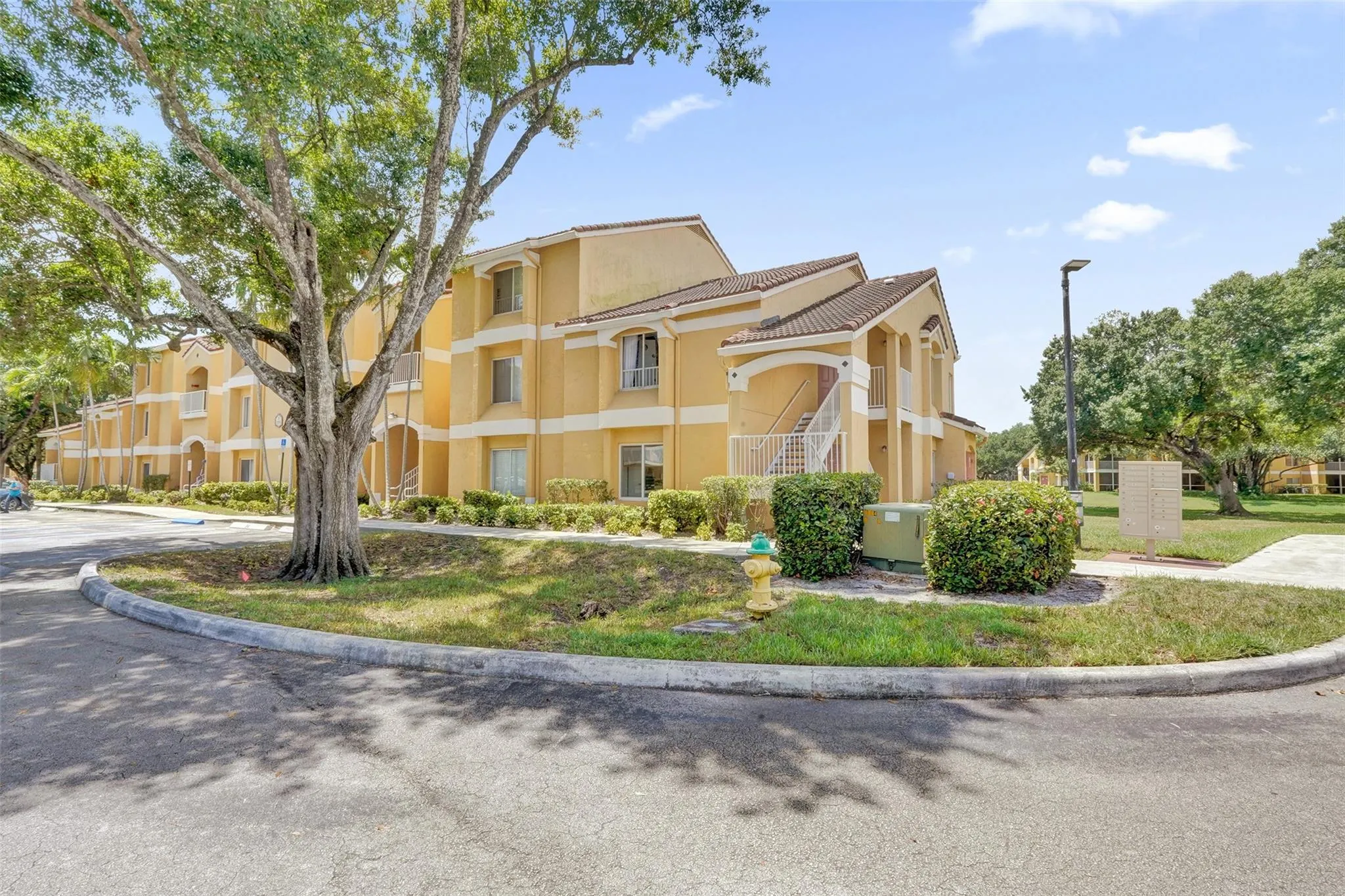 2371 NW 33rd St, #706