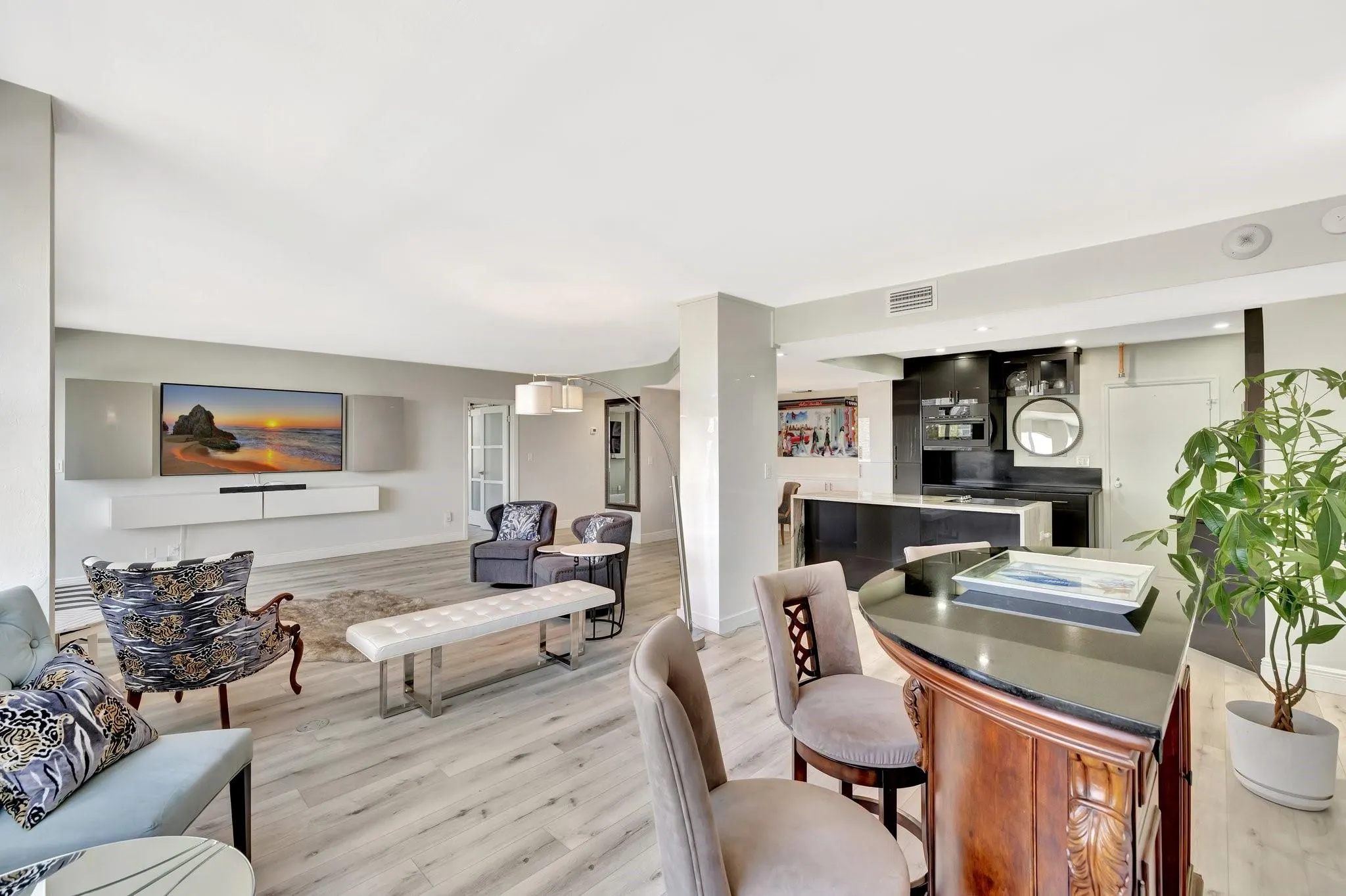 3333 NE 34th St, #608
