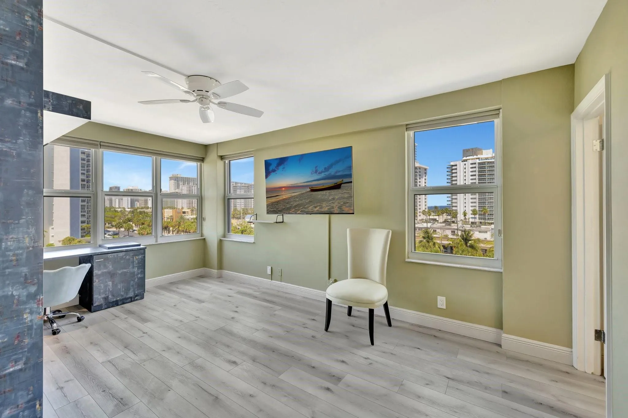 3333 NE 34th St, #608
