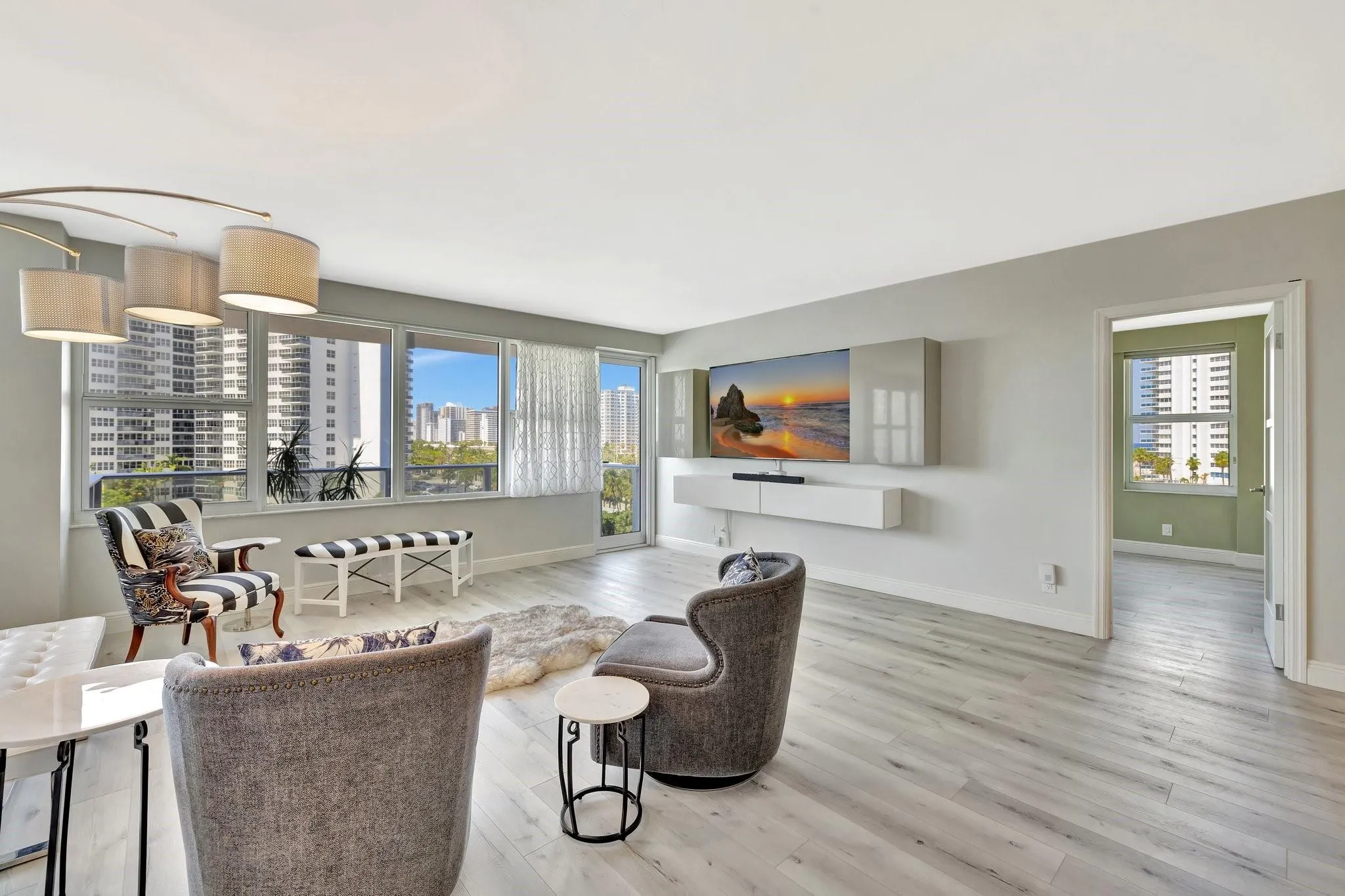 3333 NE 34th St, #608
