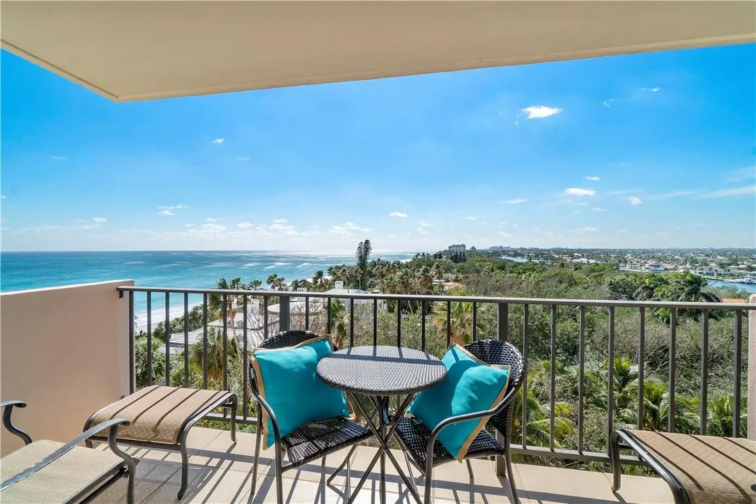 1147 Hillsboro Mile, #904