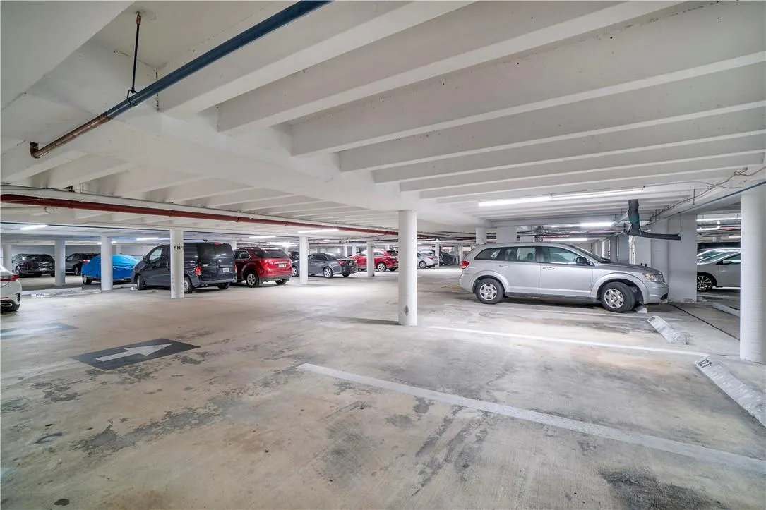 1147 Hillsboro Mile, #904
