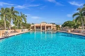 7449 Fairfax Dr, #211