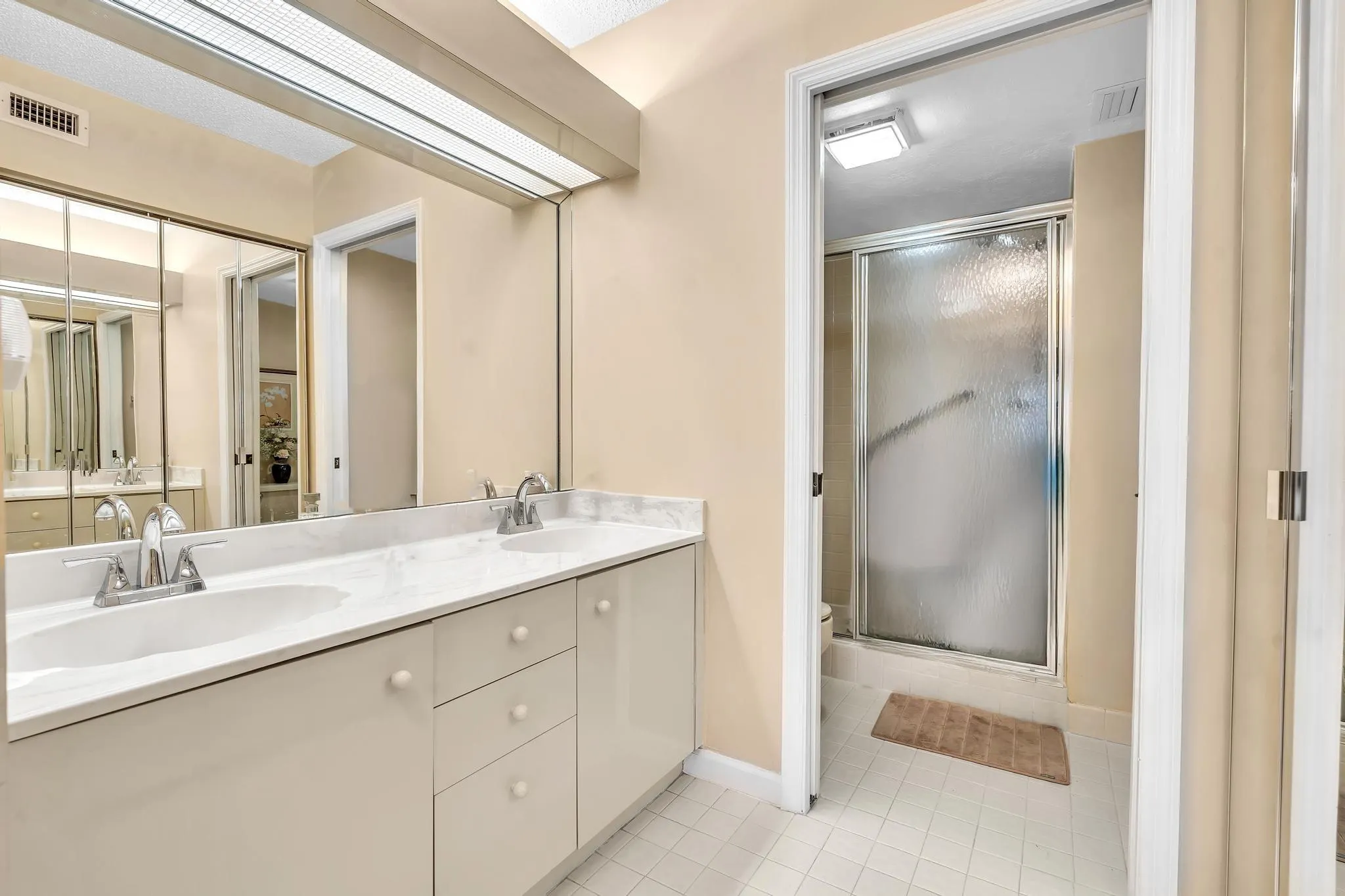 7449 Fairfax Dr, #211