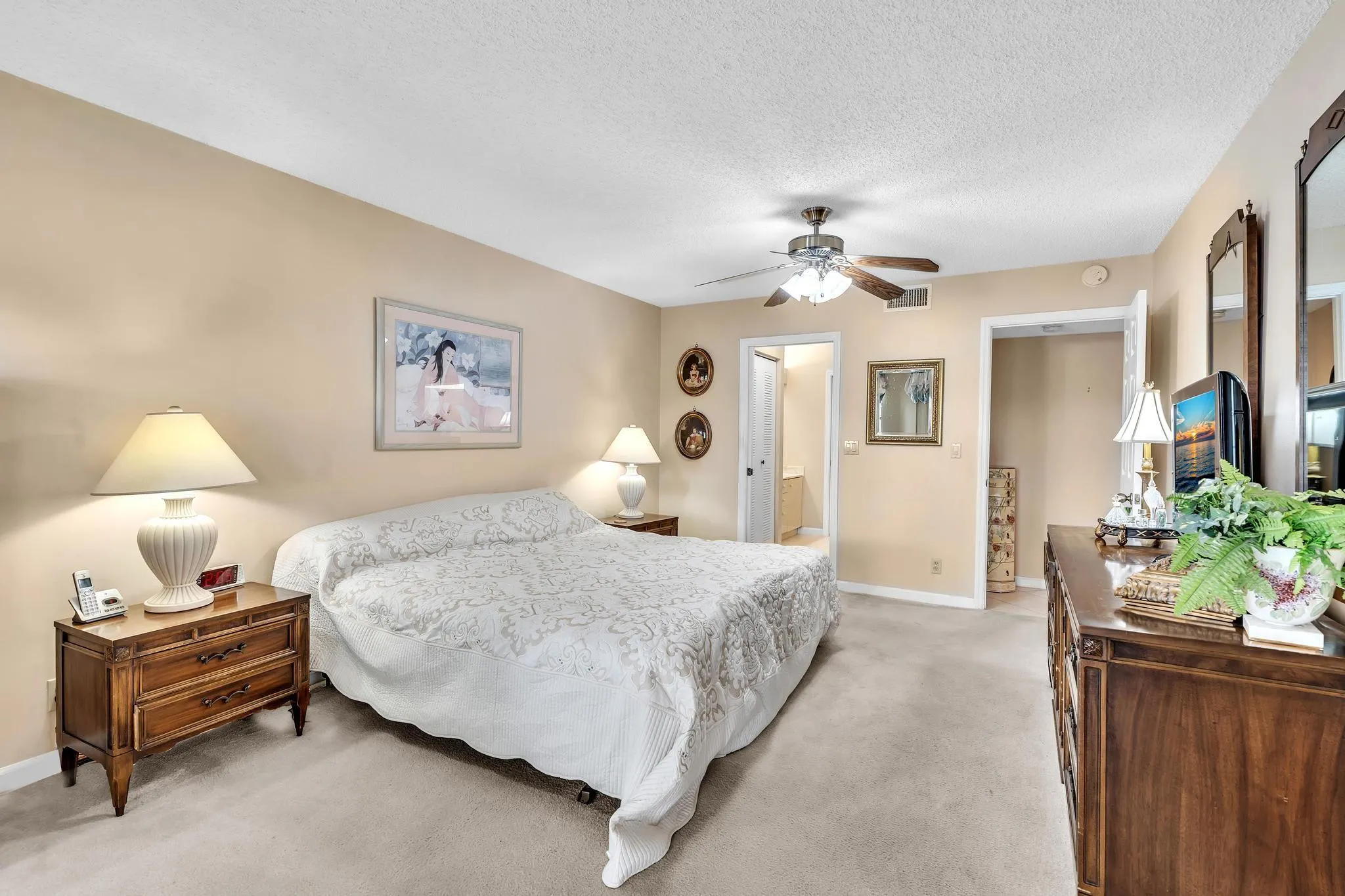 7449 Fairfax Dr, #211