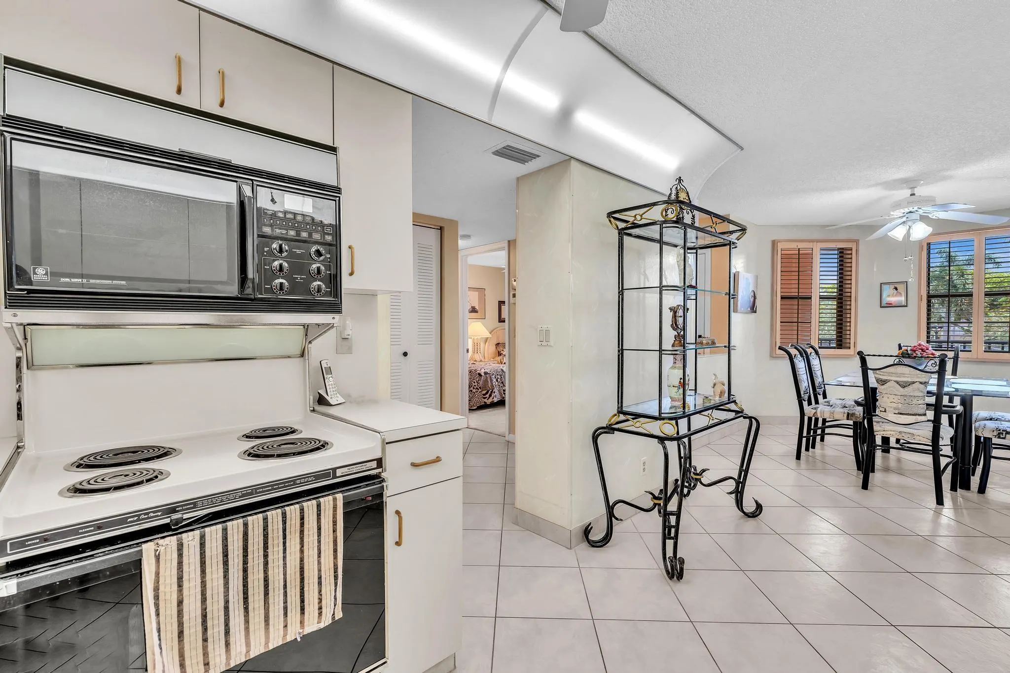 7449 Fairfax Dr, #211