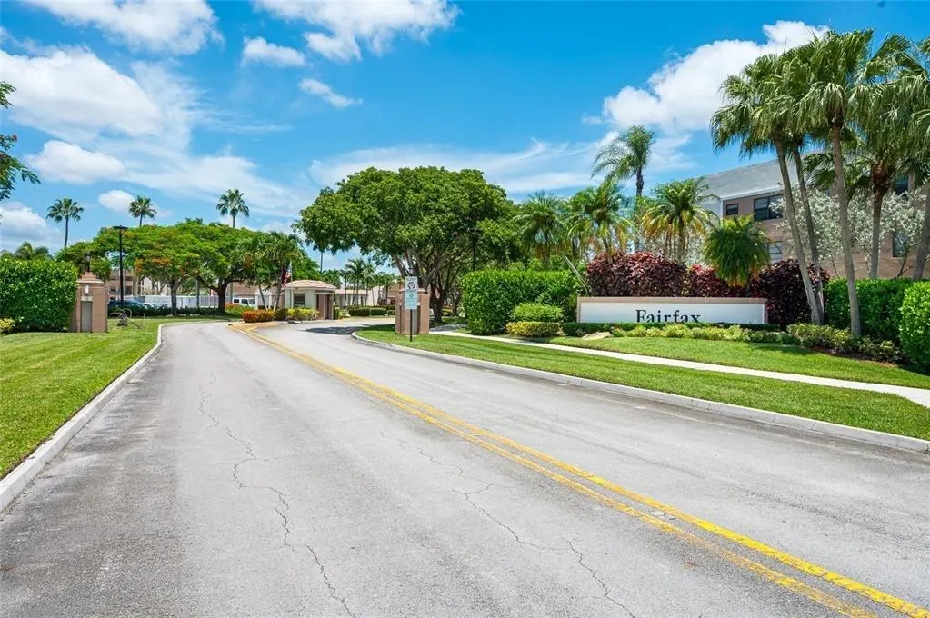 7449 Fairfax Dr, #211
