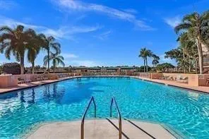 7449 Fairfax Dr, #211