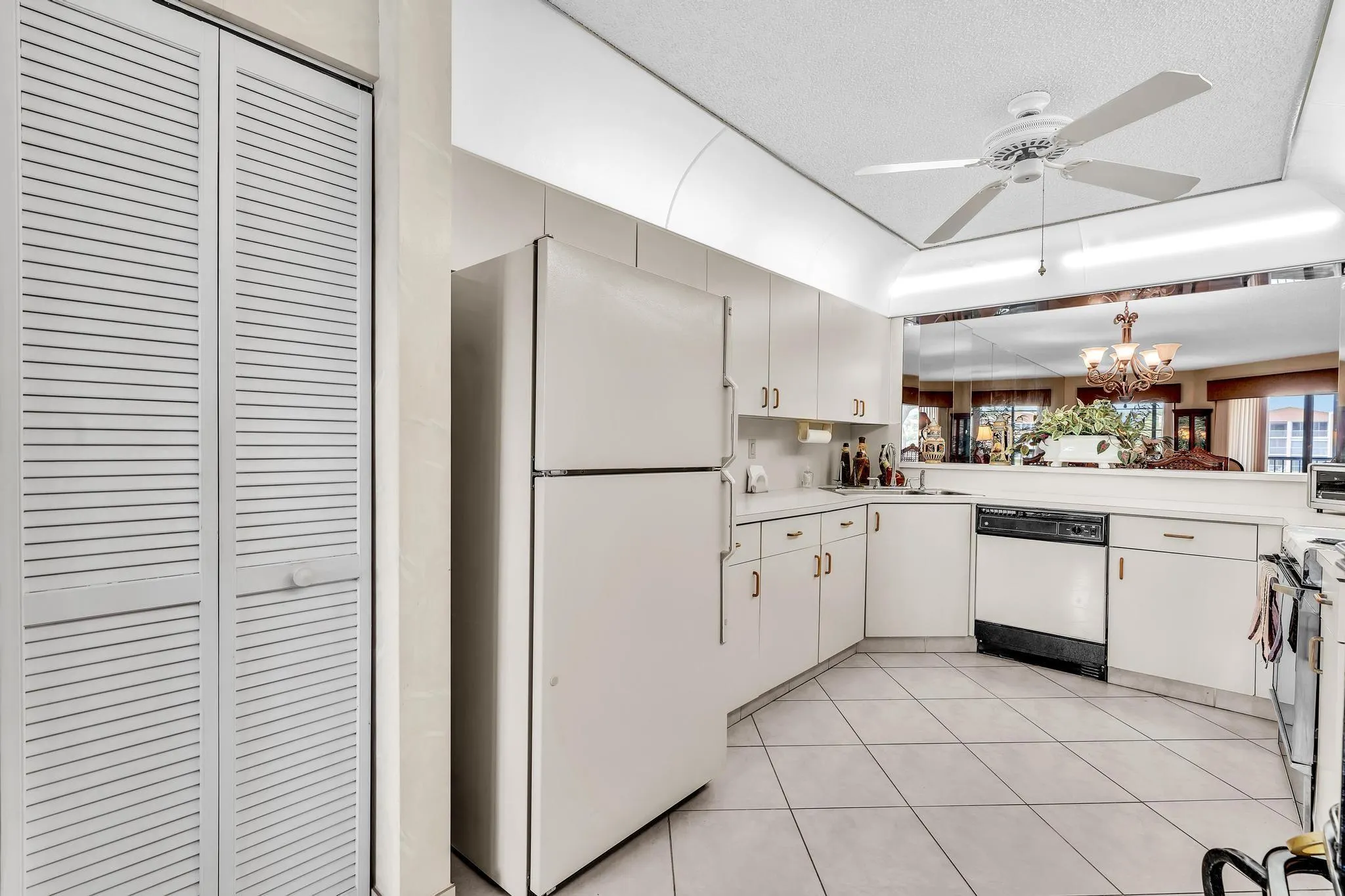 7449 Fairfax Dr, #211