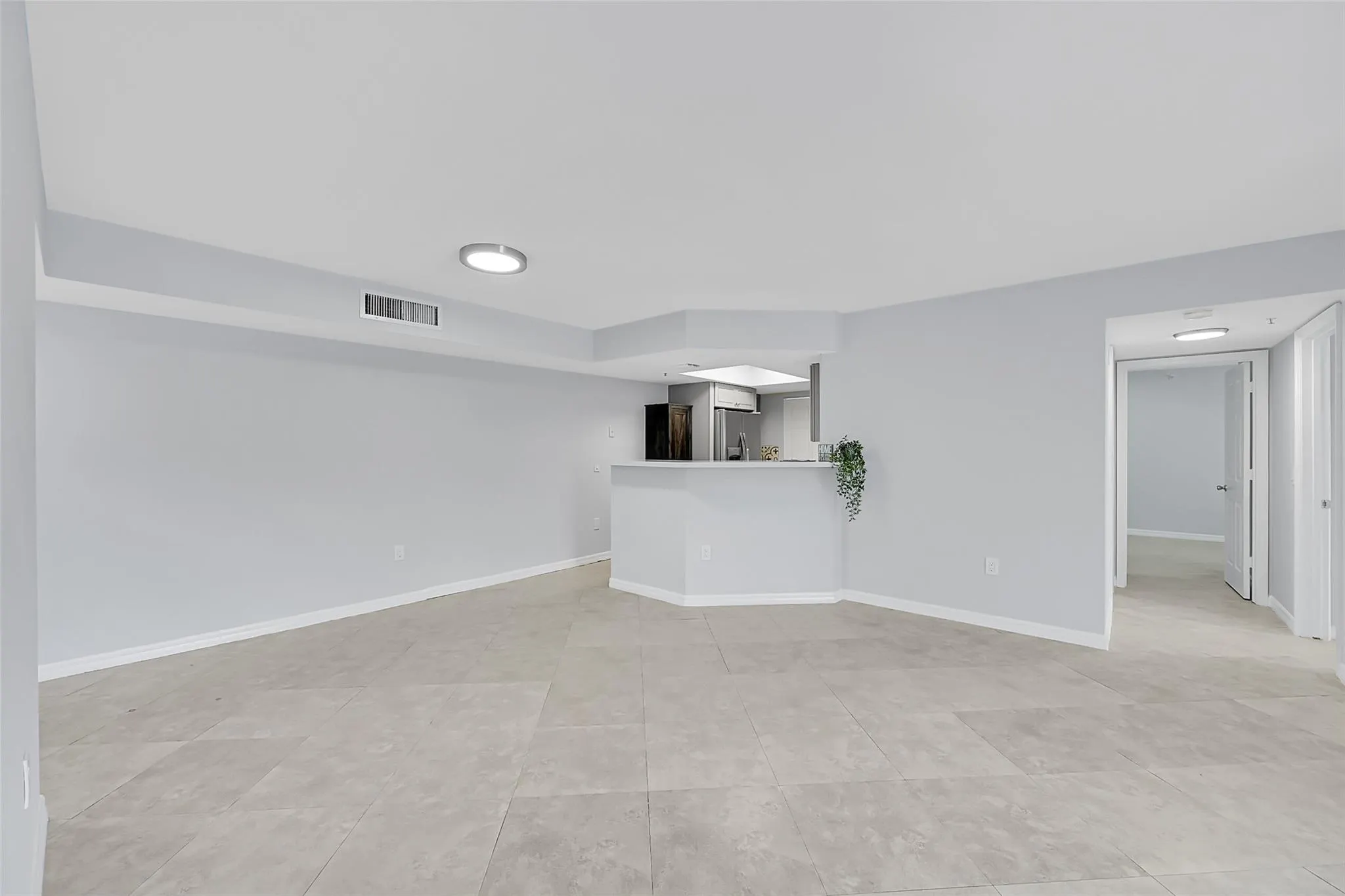 5005 Wiles Rd, #203