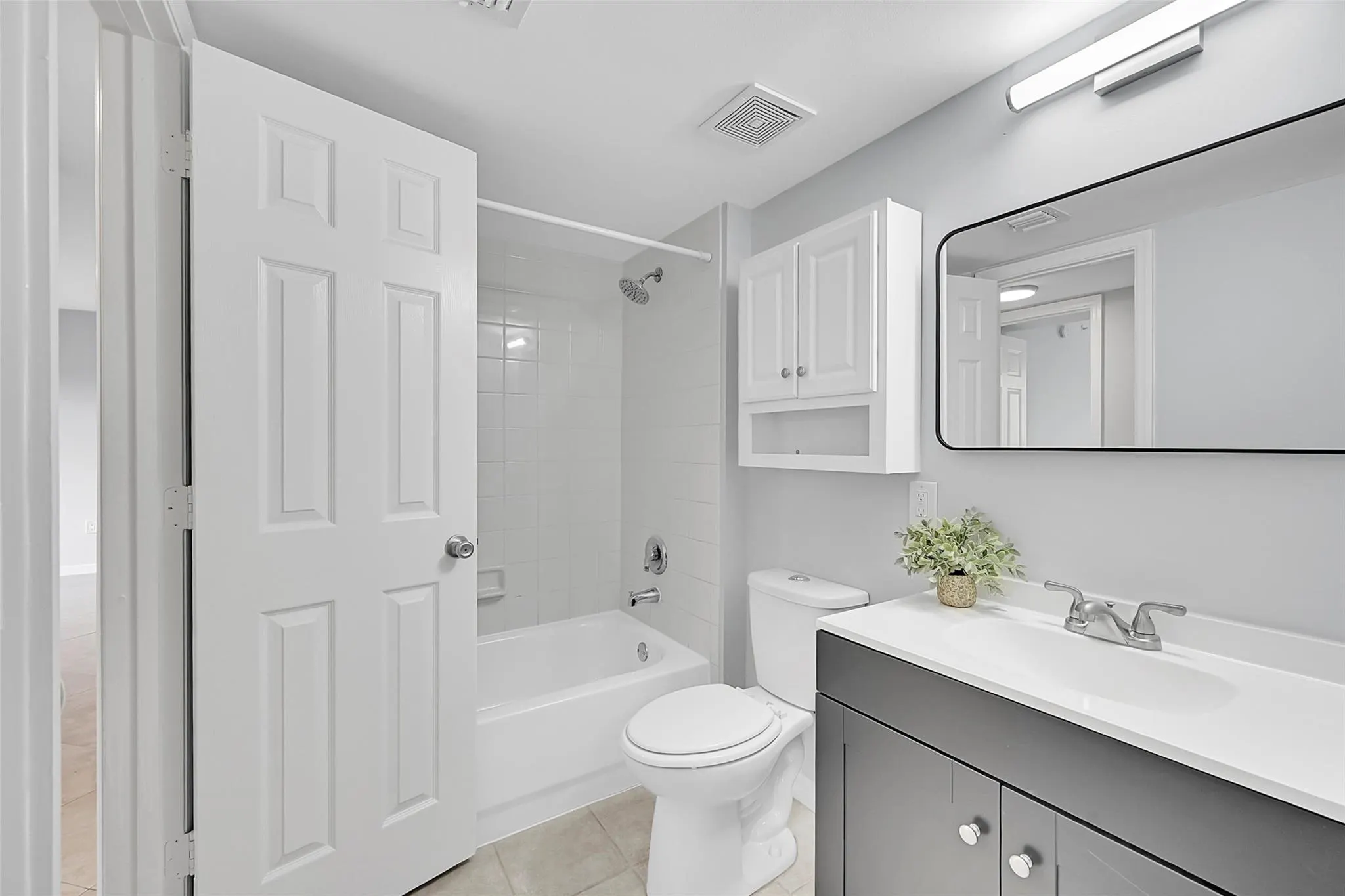 5005 Wiles Rd, #203