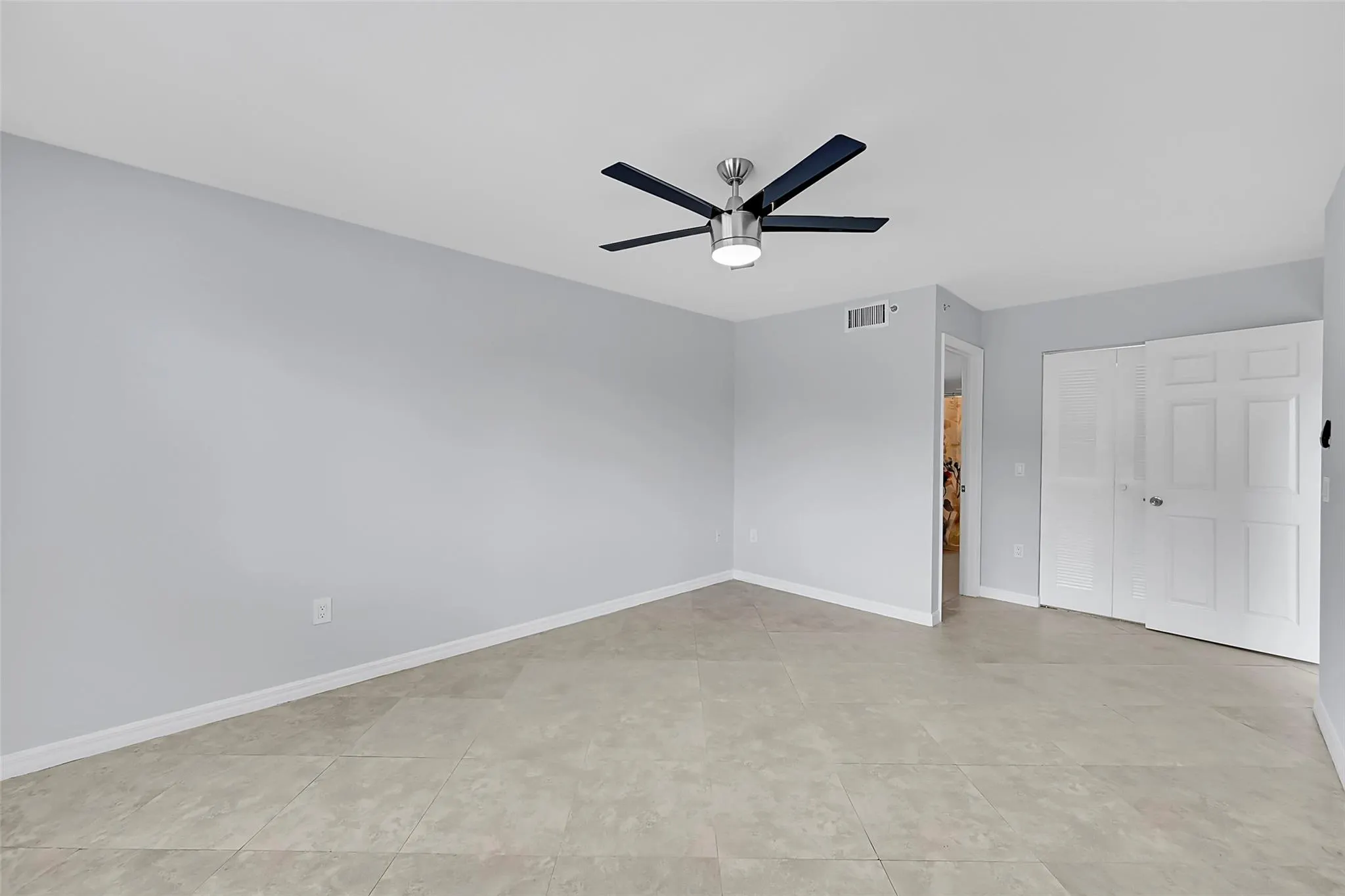5005 Wiles Rd, #203