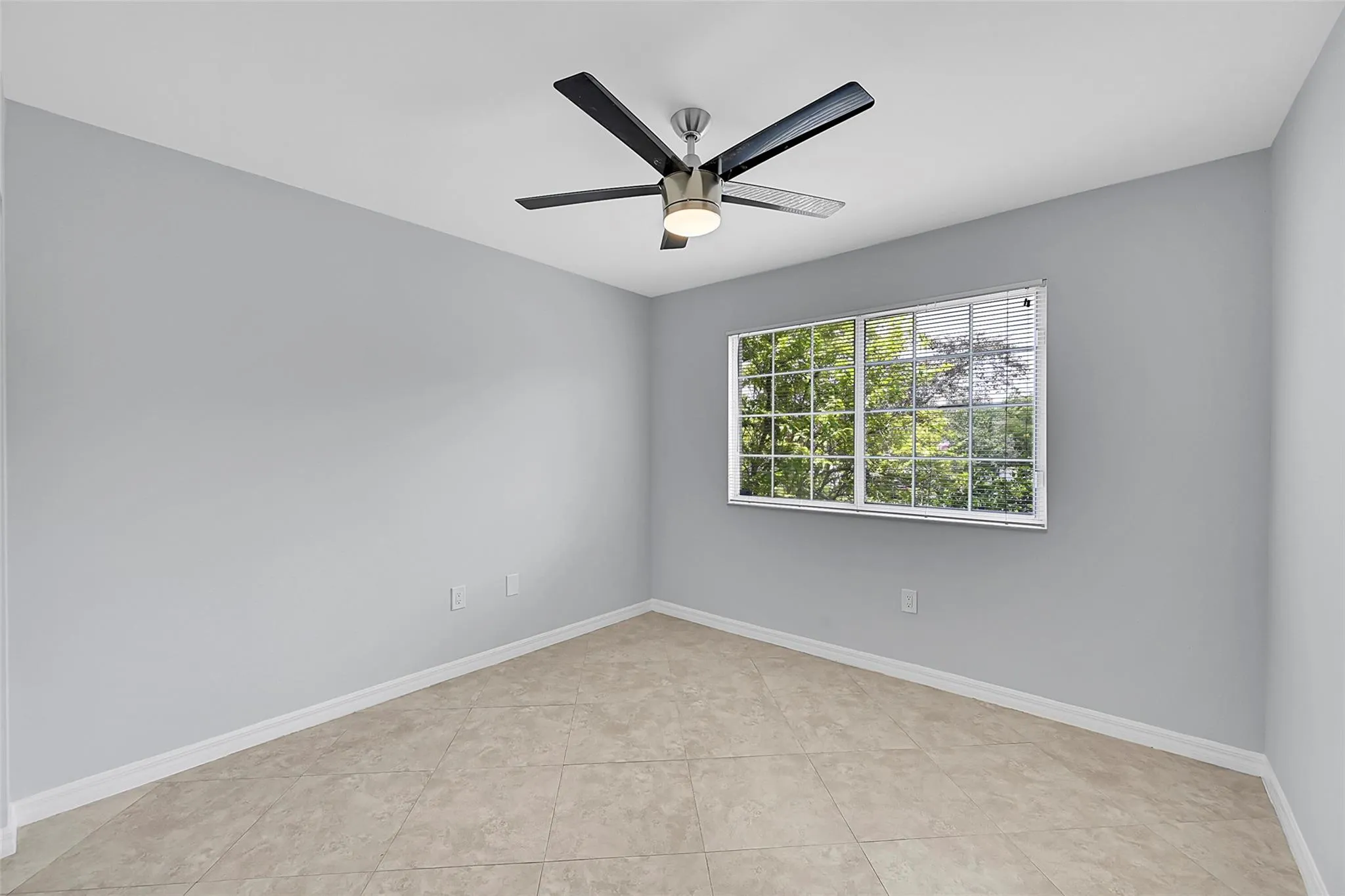 5005 Wiles Rd, #203