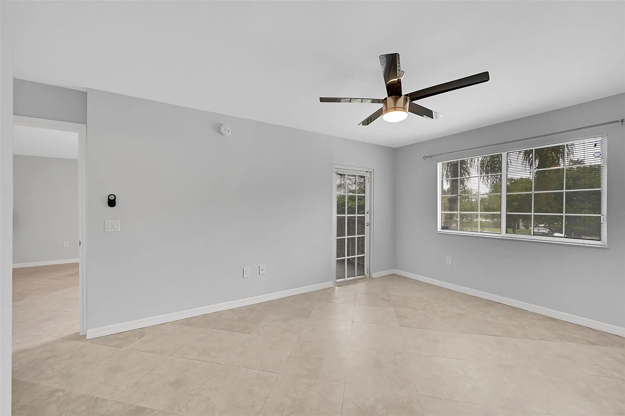 5005 Wiles Rd, #203