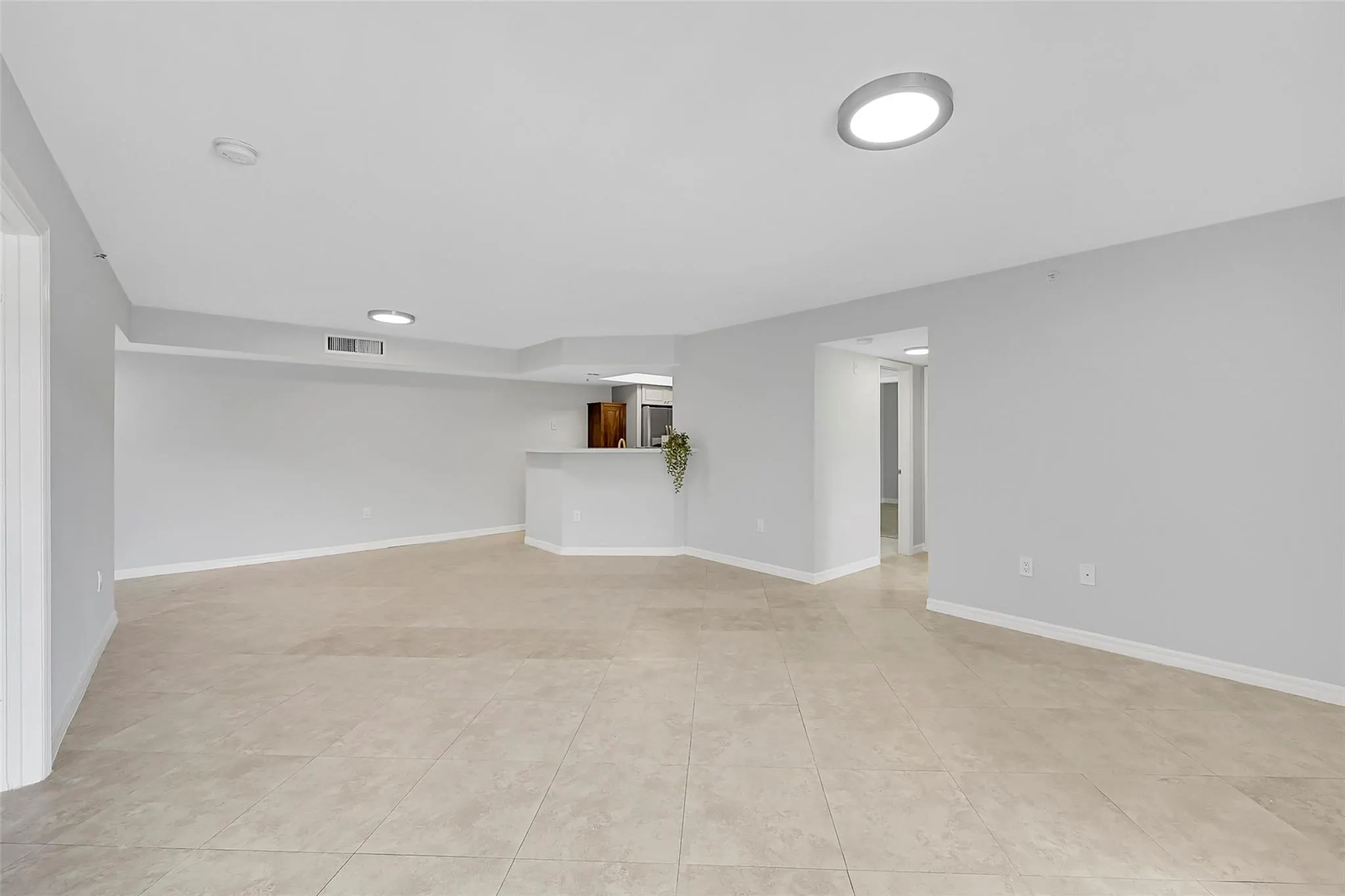 5005 Wiles Rd, #203
