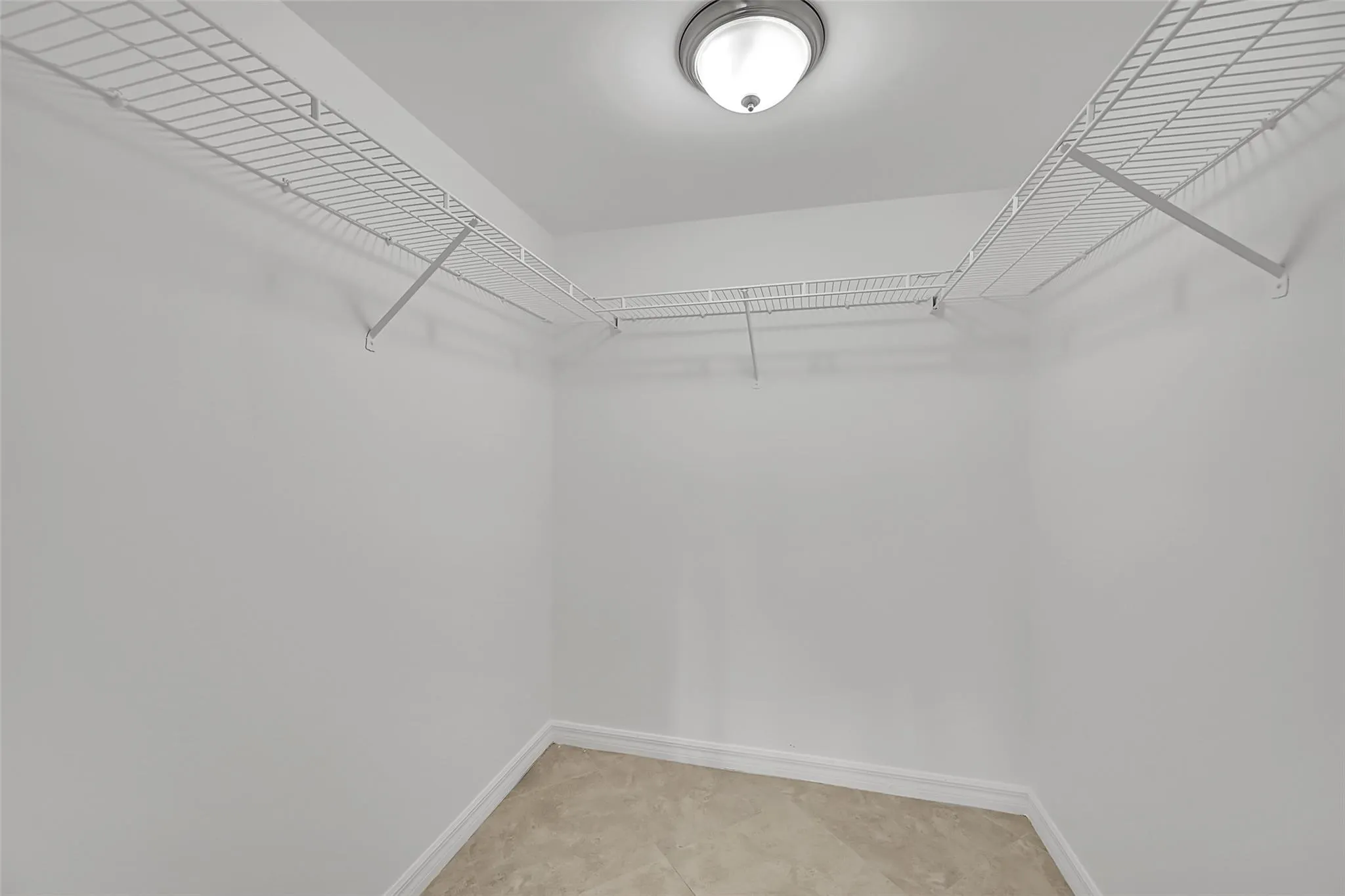 5005 Wiles Rd, #203
