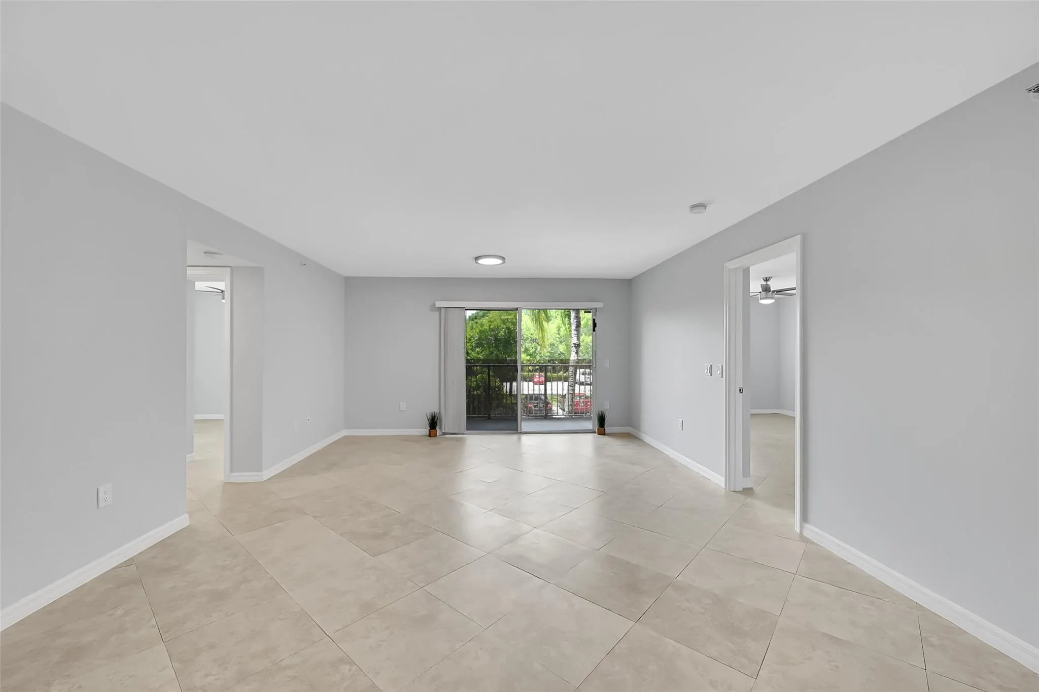 5005 Wiles Rd, #203