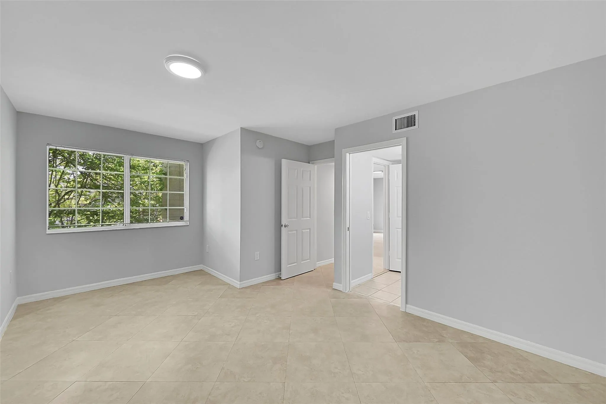 5005 Wiles Rd, #203