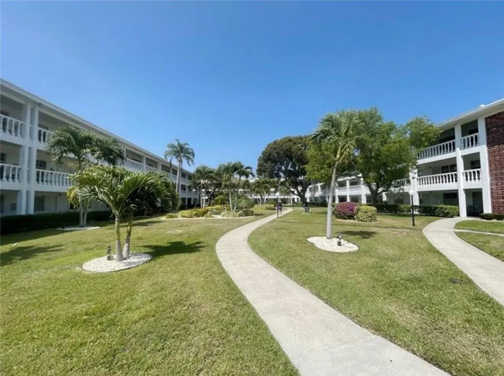 5201 NE 24TH Terrace, #304