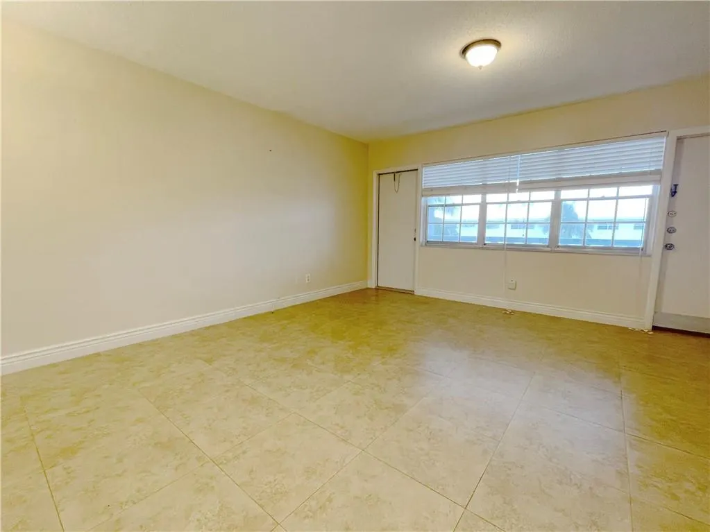 5201 NE 24TH Terrace, #304