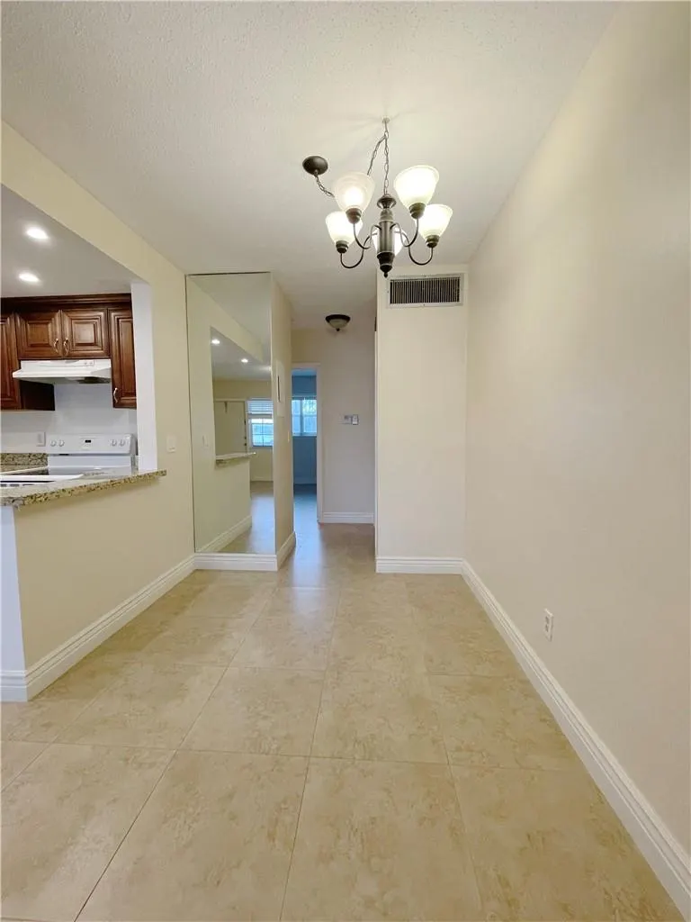 5201 NE 24TH Terrace, #304