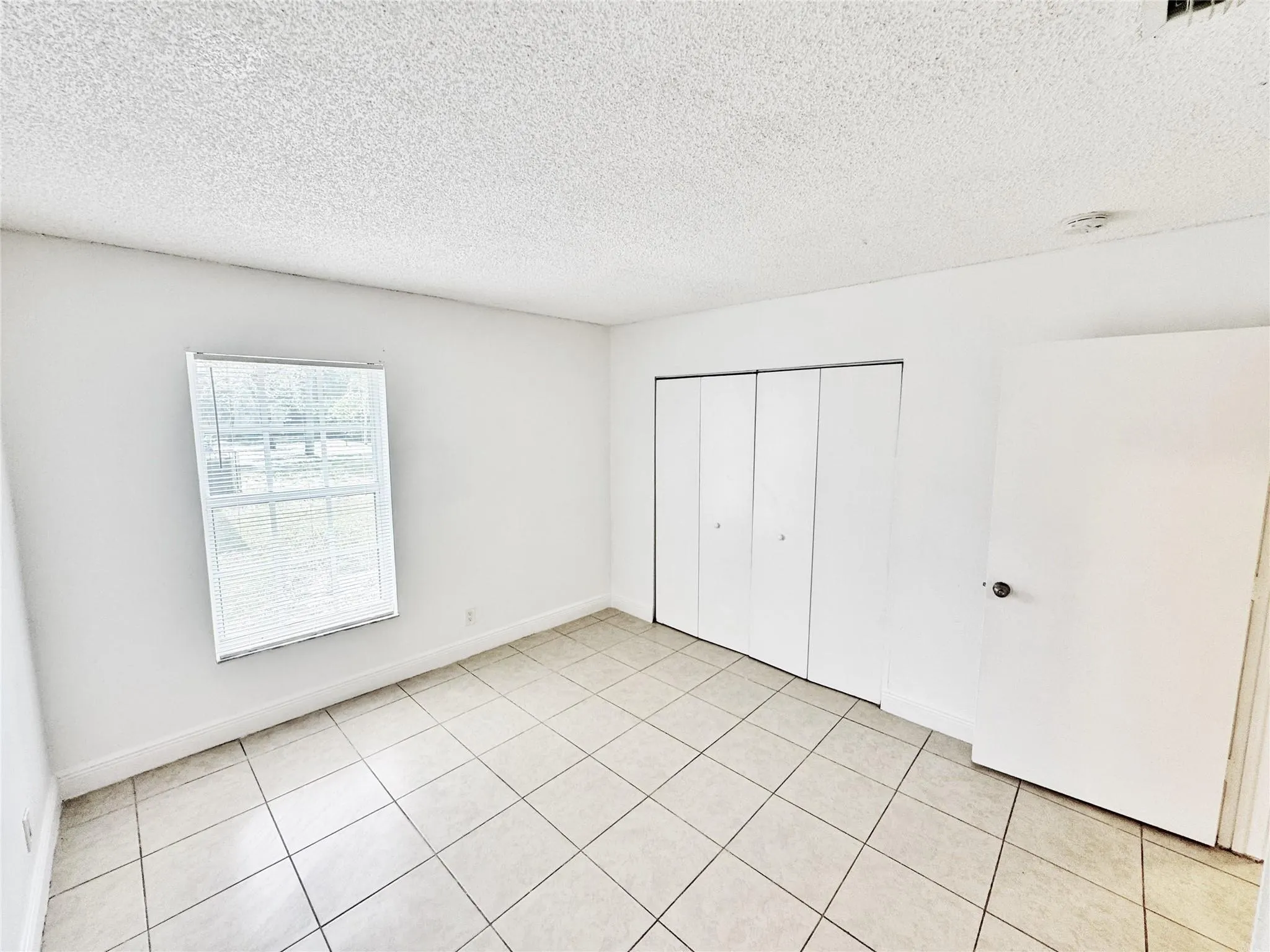 1136 NW 5th Ct