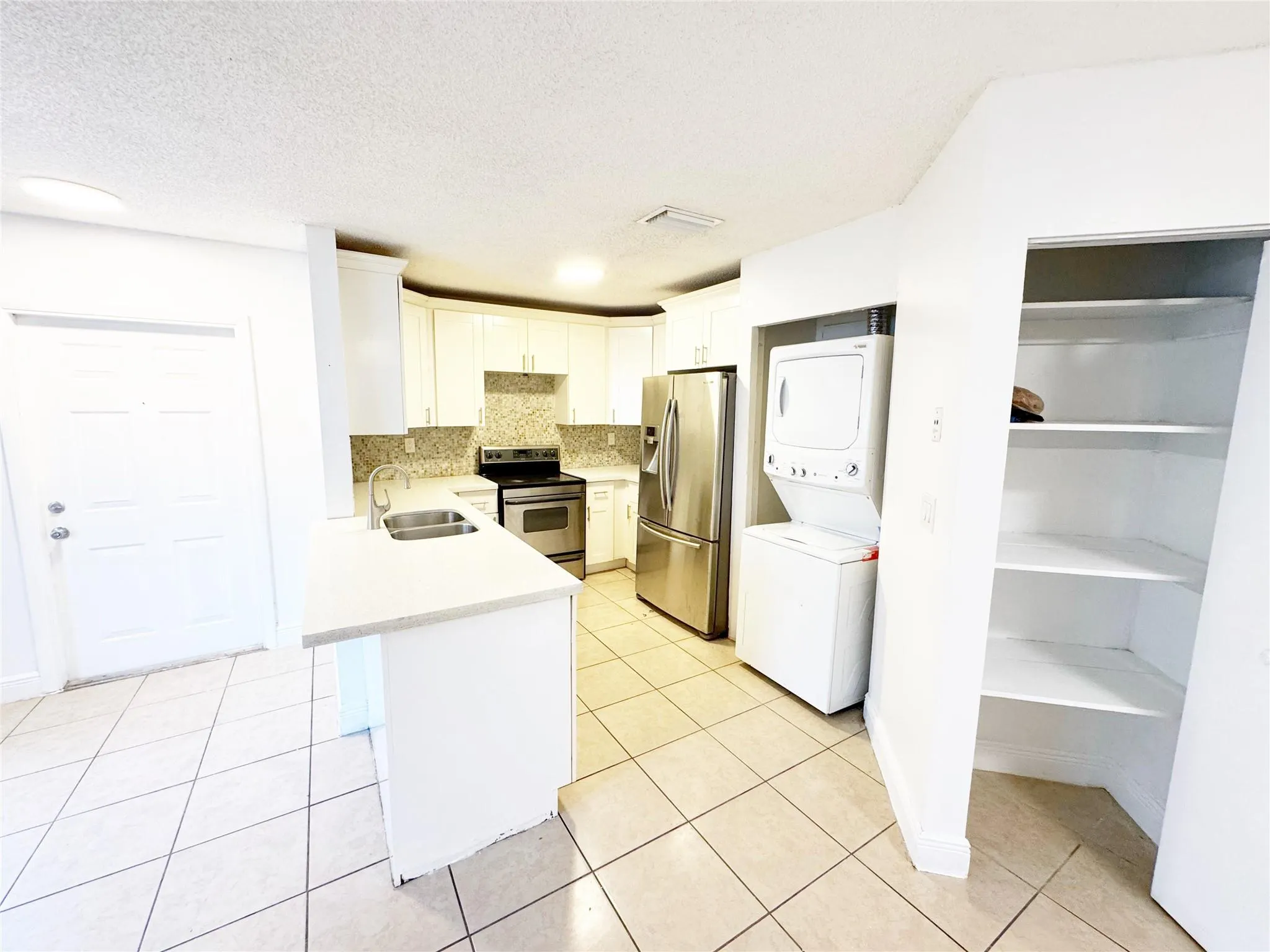 1136 NW 5th Ct