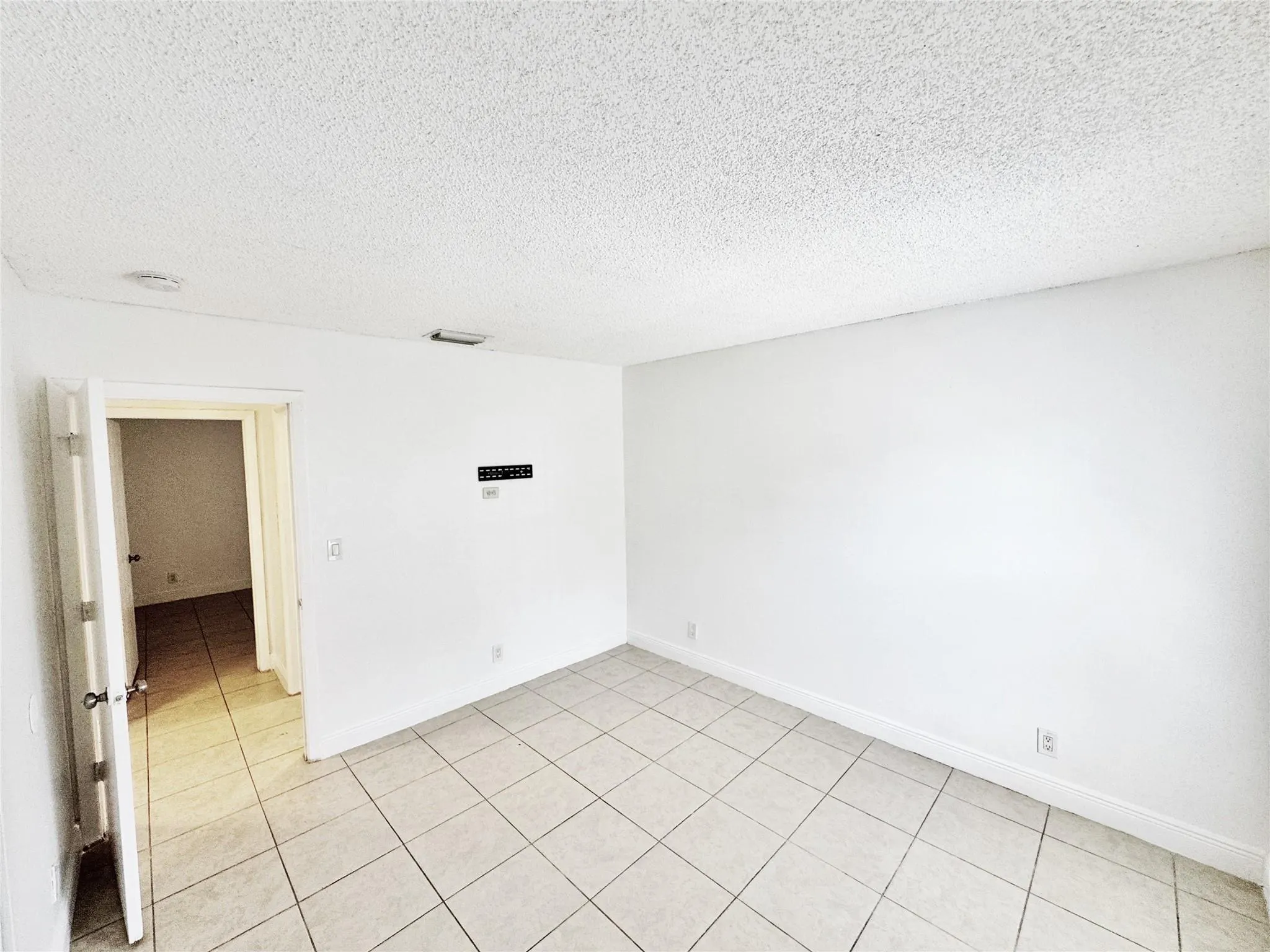1136 NW 5th Ct