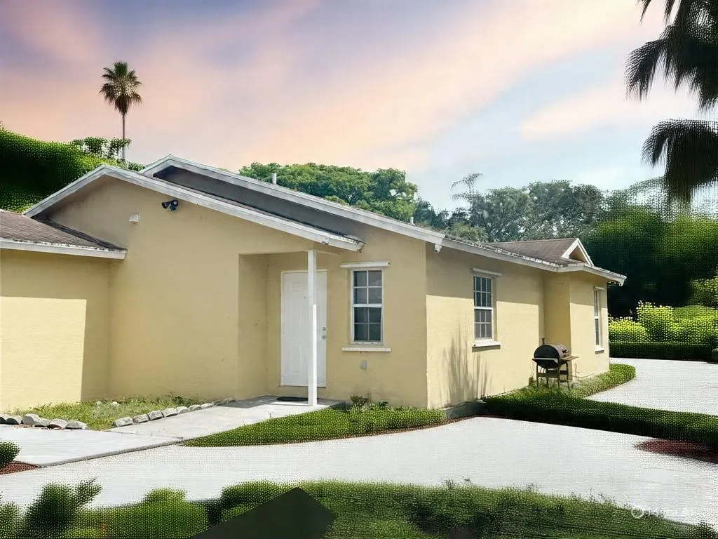 1136 NW 5th Ct