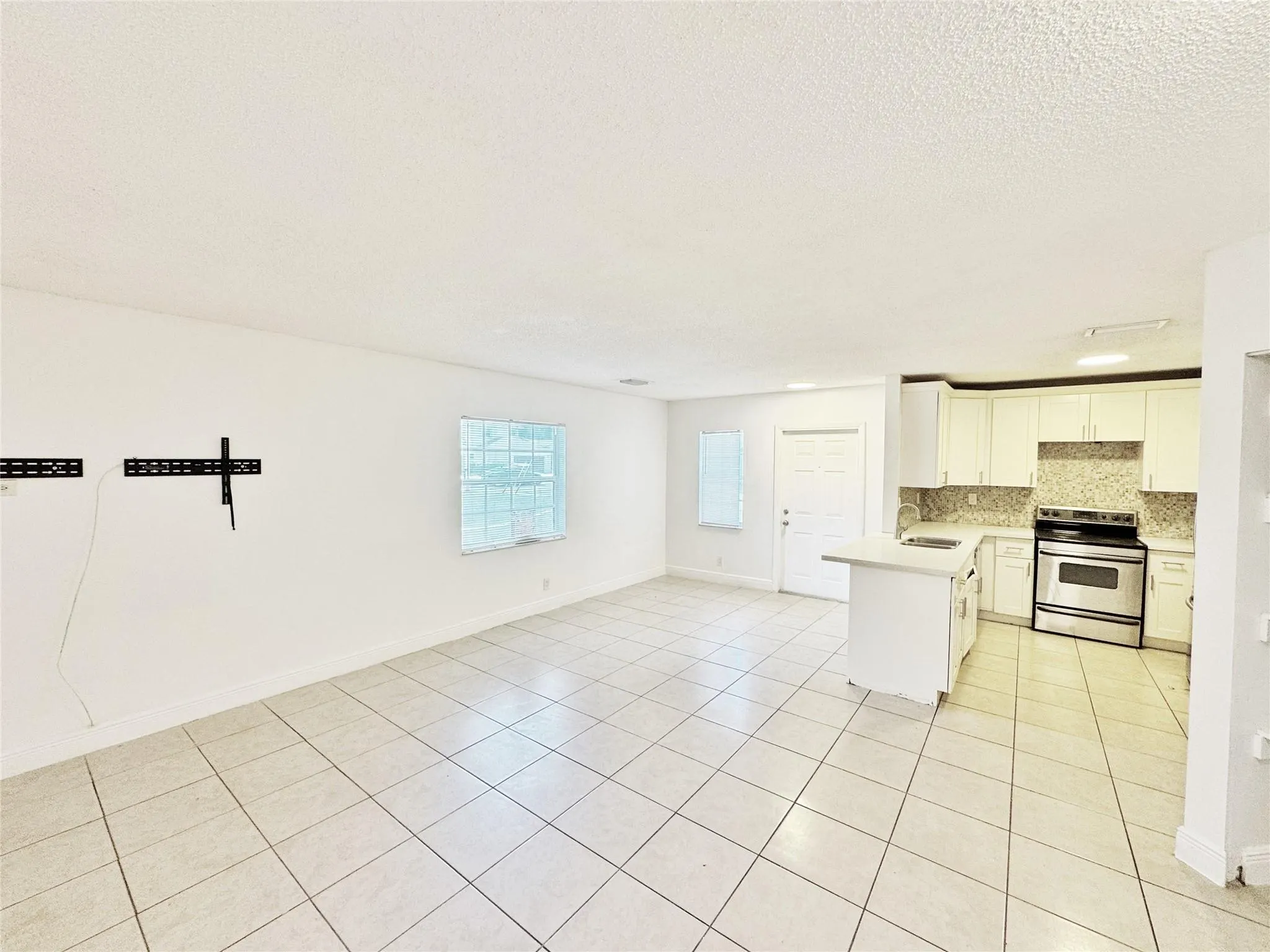 1136 NW 5th Ct