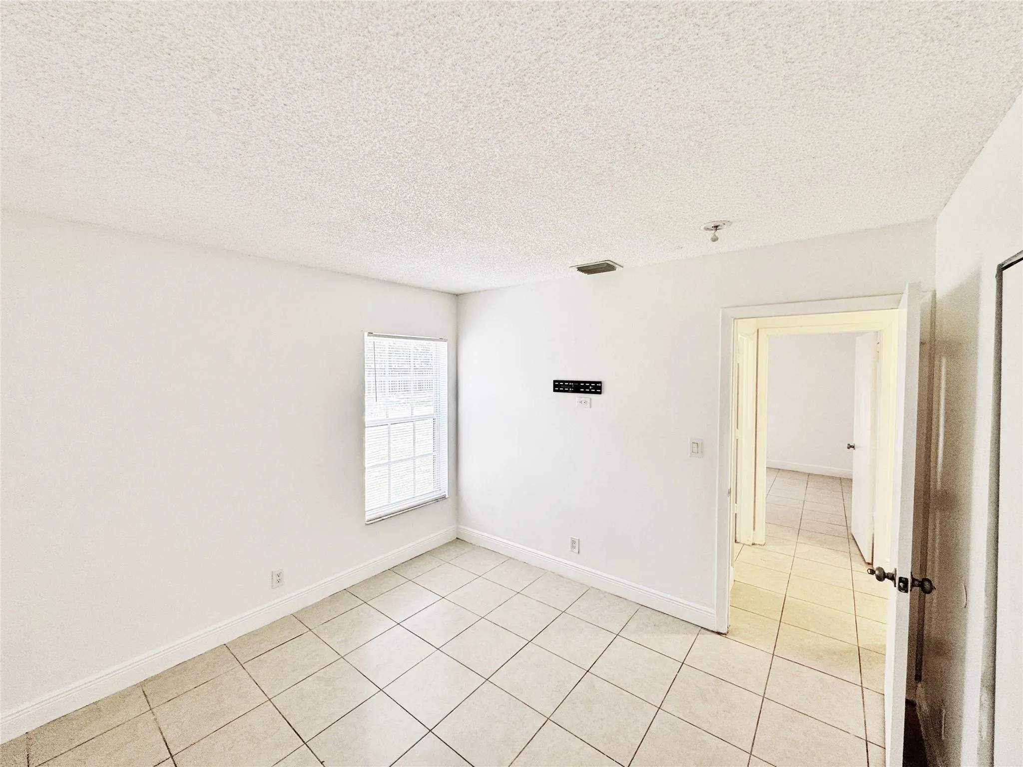 1136 NW 5th Ct