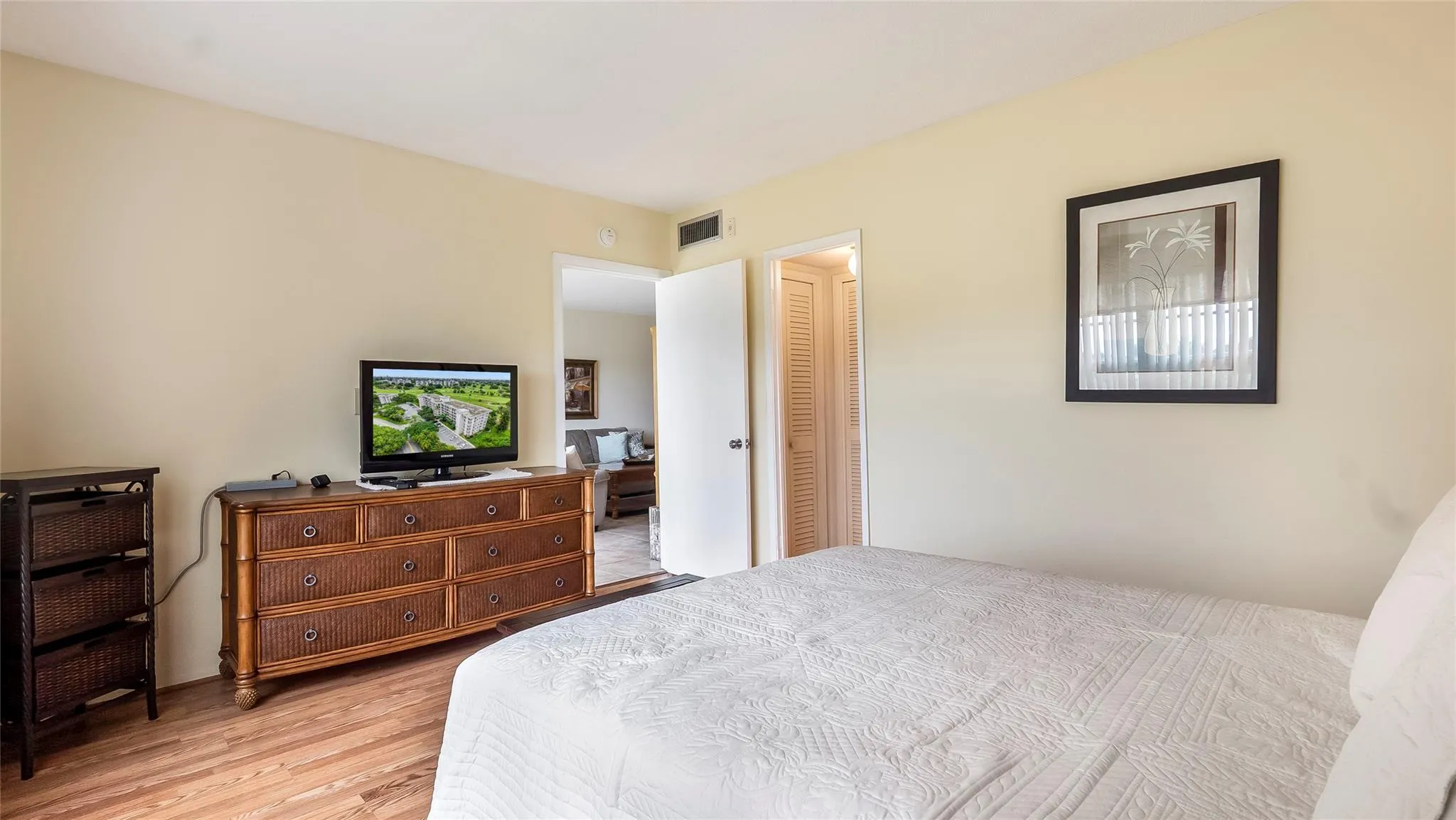 2950 N Palm Aire Dr, #206