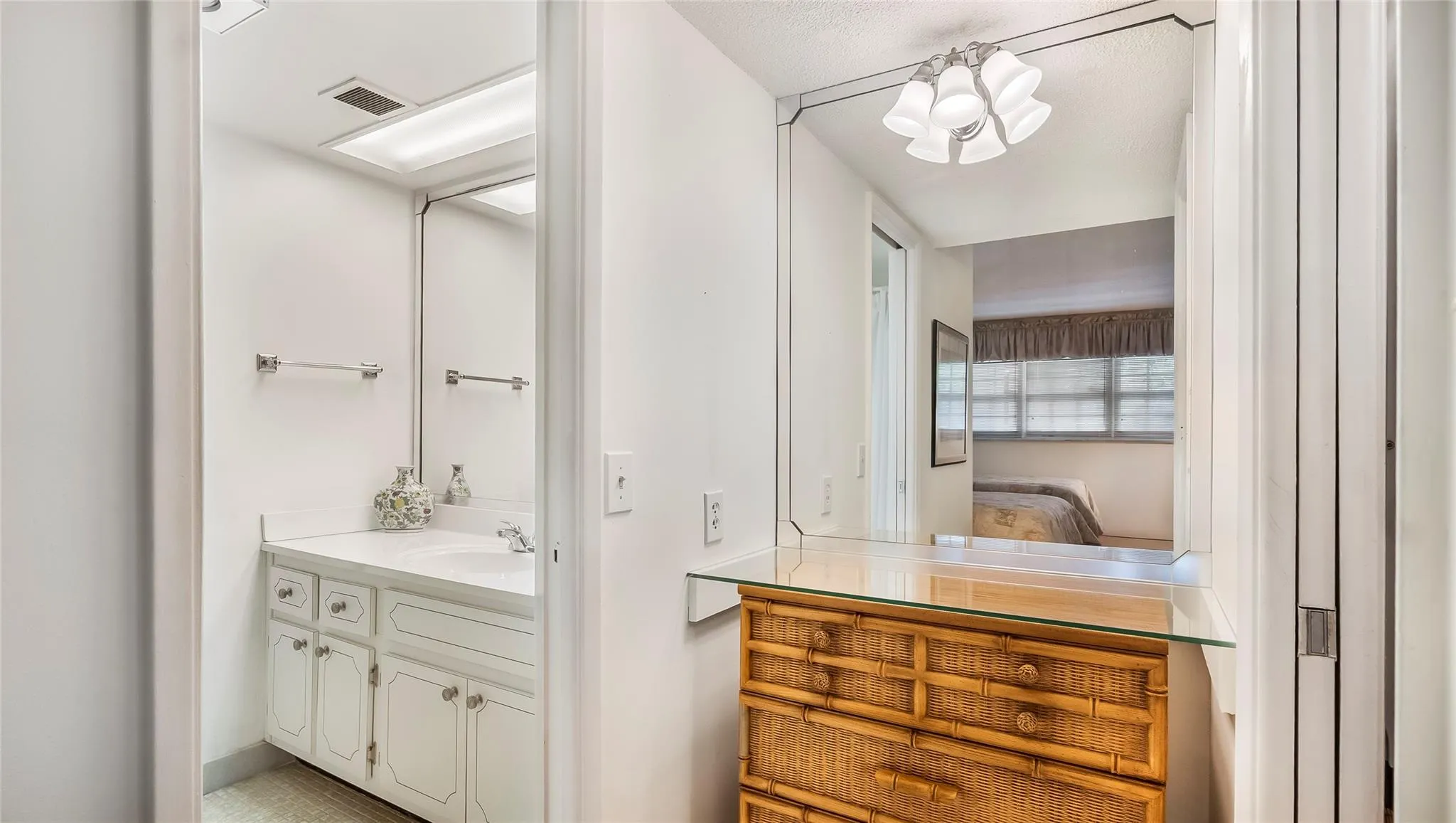 2950 N Palm Aire Dr, #206