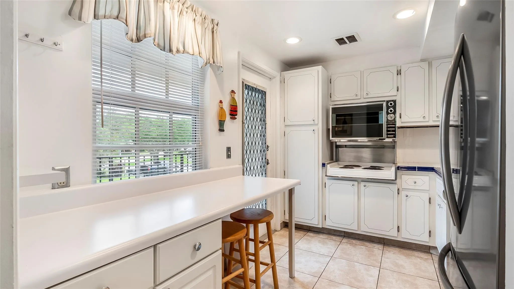 2950 N Palm Aire Dr, #206