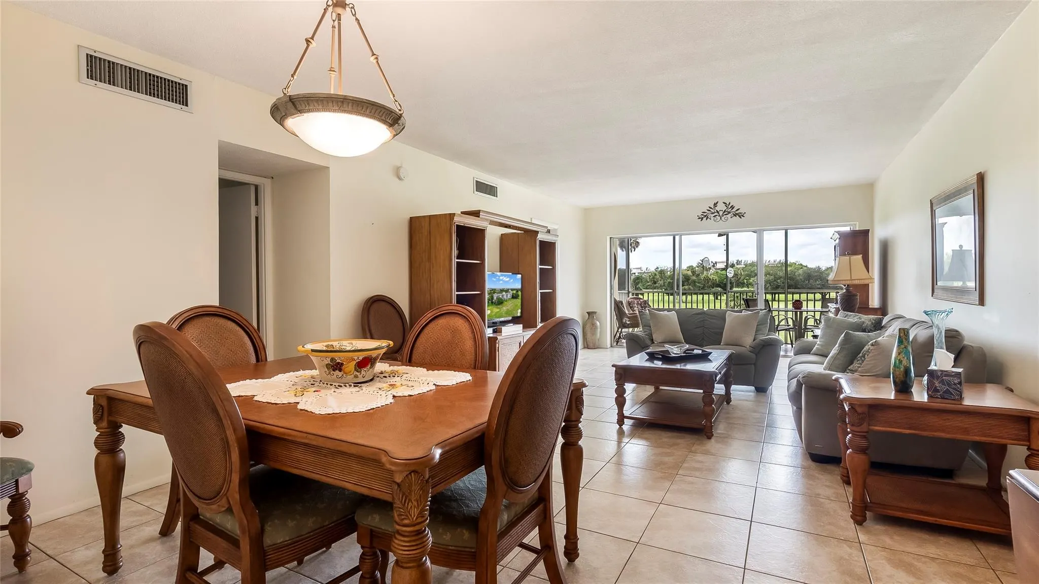 2950 N Palm Aire Dr, #206