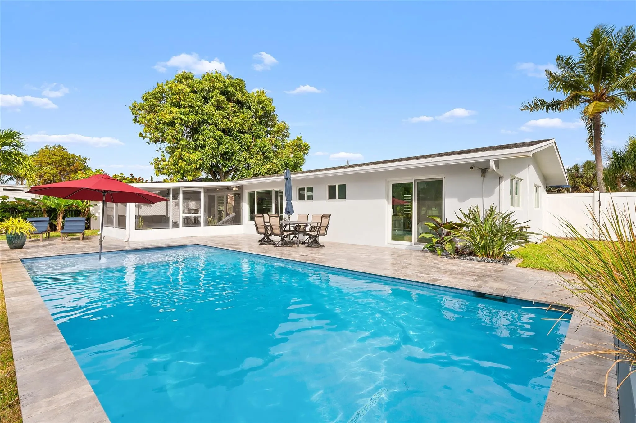 2817 NW 9th Ter