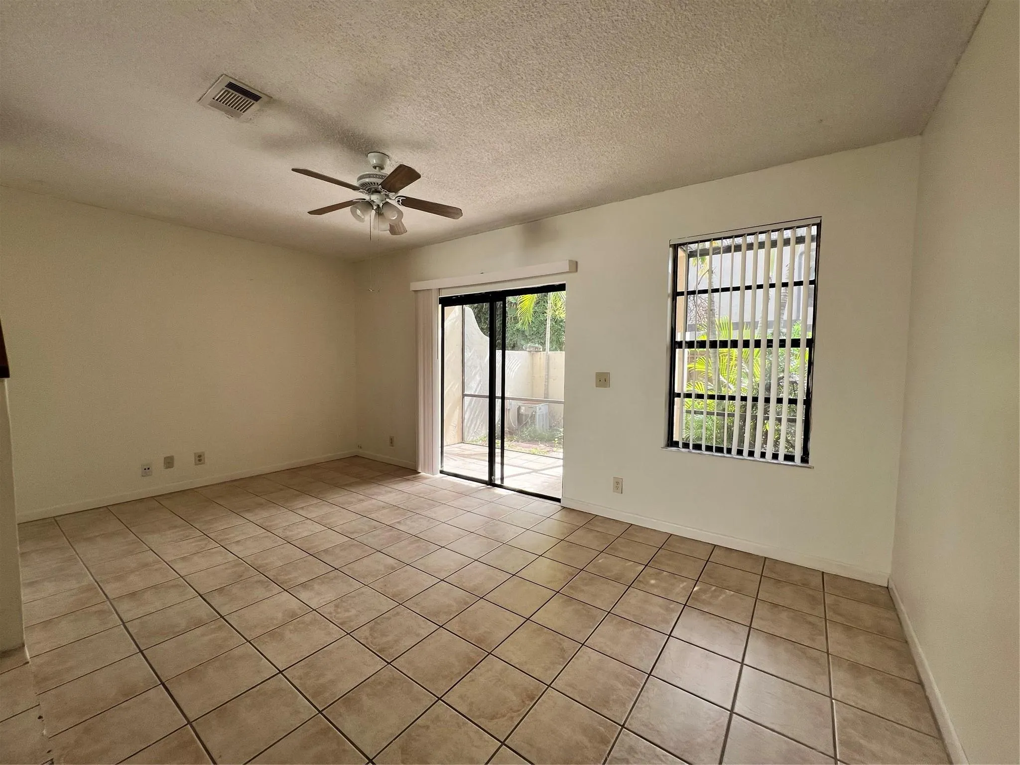 10605 Royal Palm Blvd