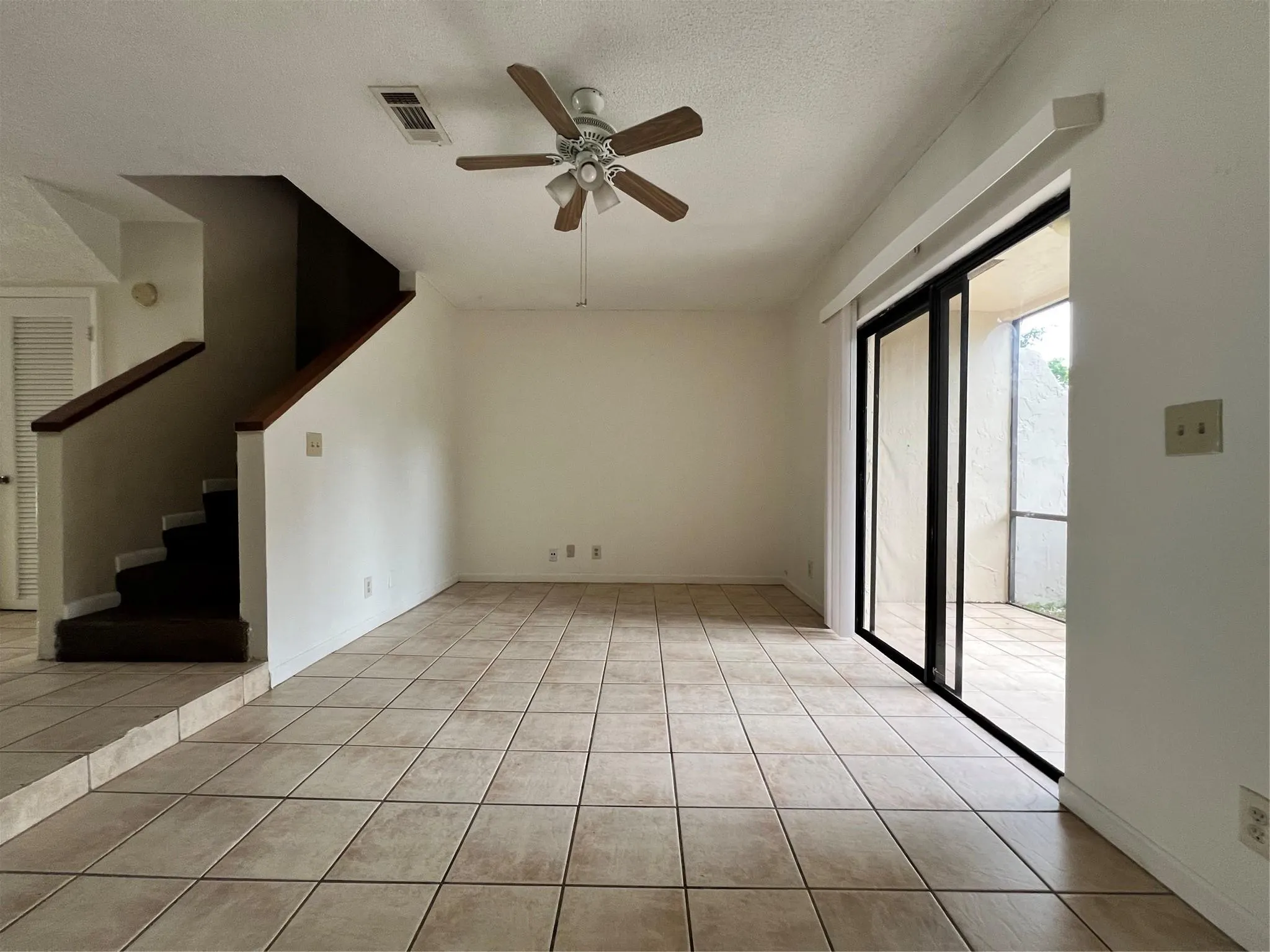10605 Royal Palm Blvd