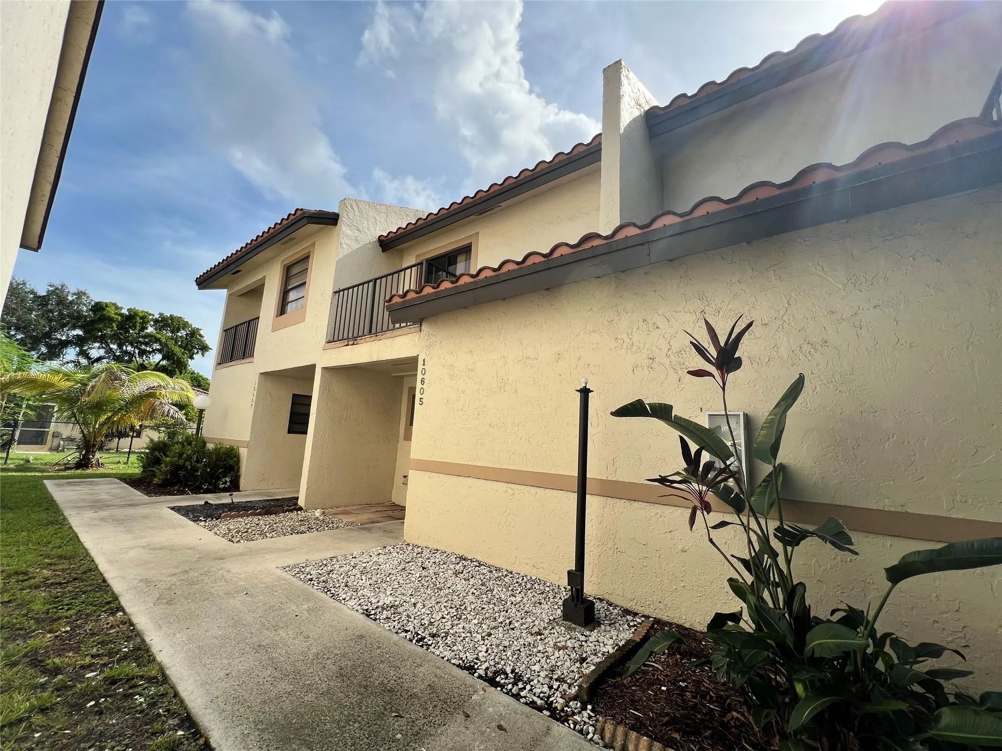 10605 Royal Palm Blvd