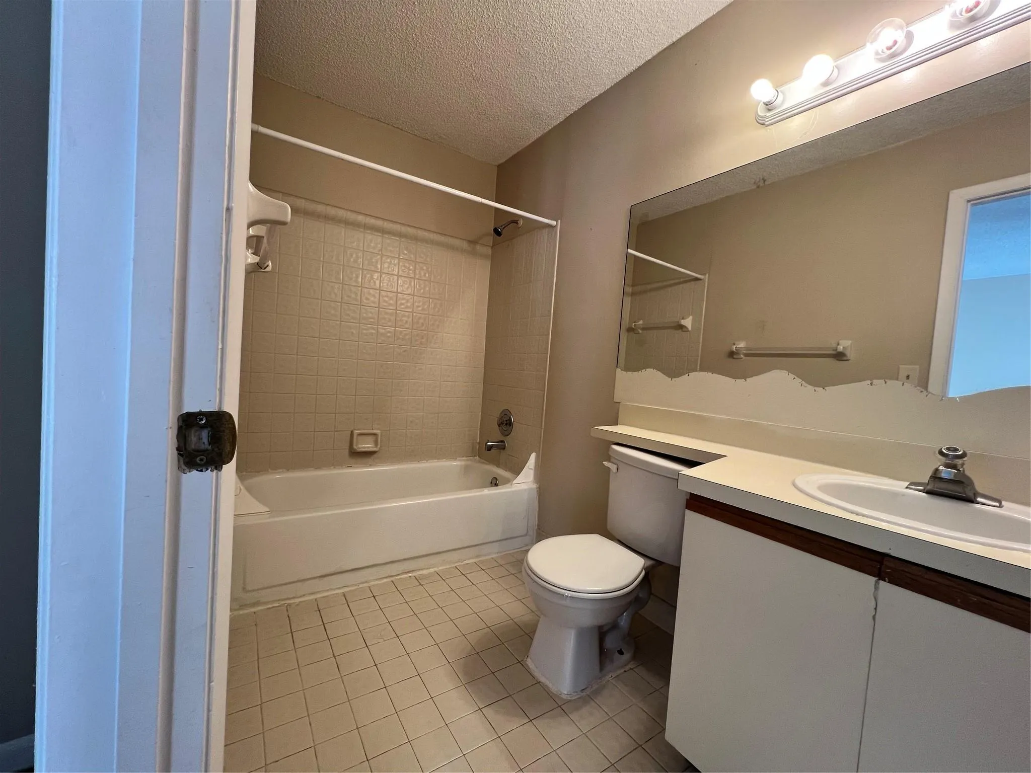 10605 Royal Palm Blvd
