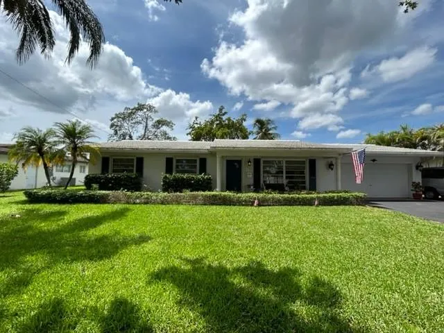 1101 NW 74th Ter