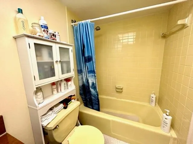 1101 NW 74th Ter
