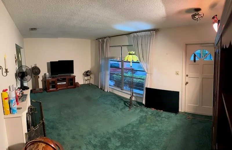 1101 NW 74th Ter